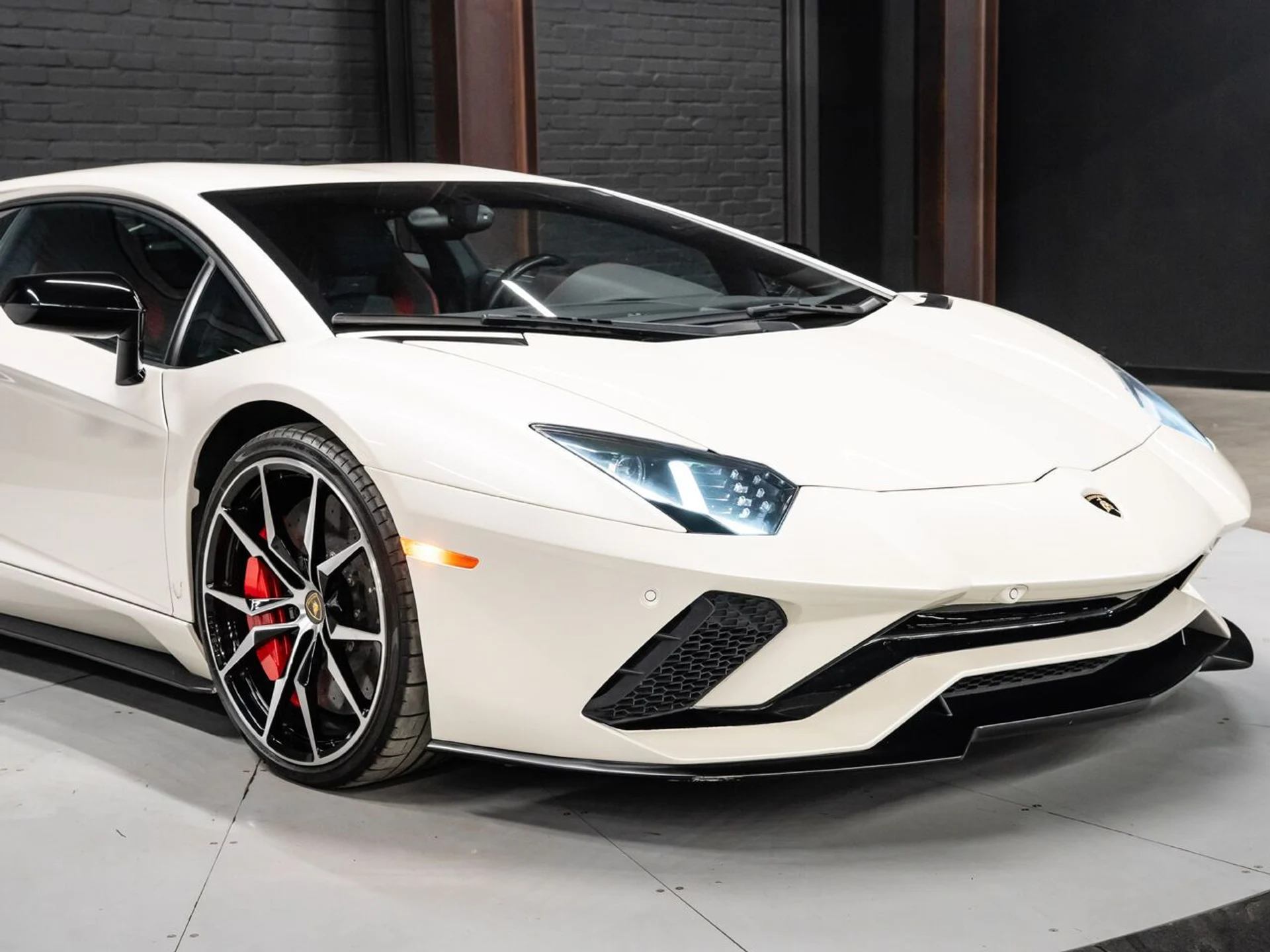 mph063_2379257006_lamborghini_aventador_2017_f0e963e90d