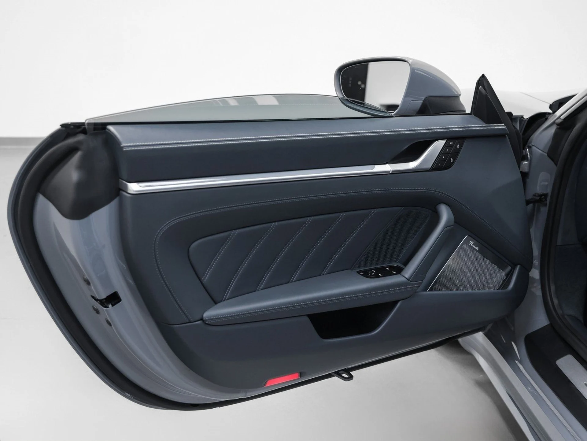 mph063_239627548_64_633d8fa8e6