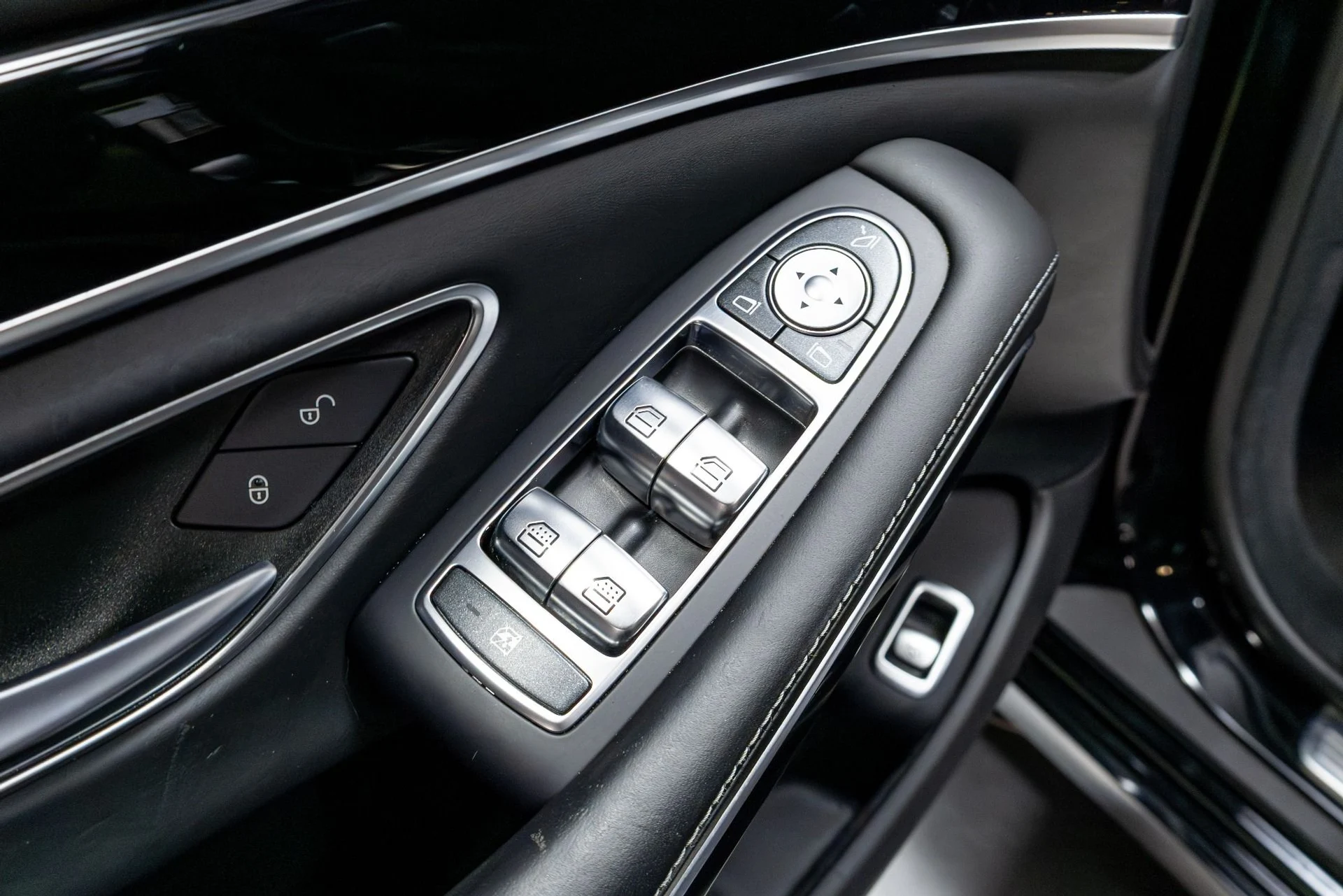 mph063_2519099116_Used_2020_Mercedes_Benz_S_Class_Maybach_S_650_1773874988_c38e62ff26