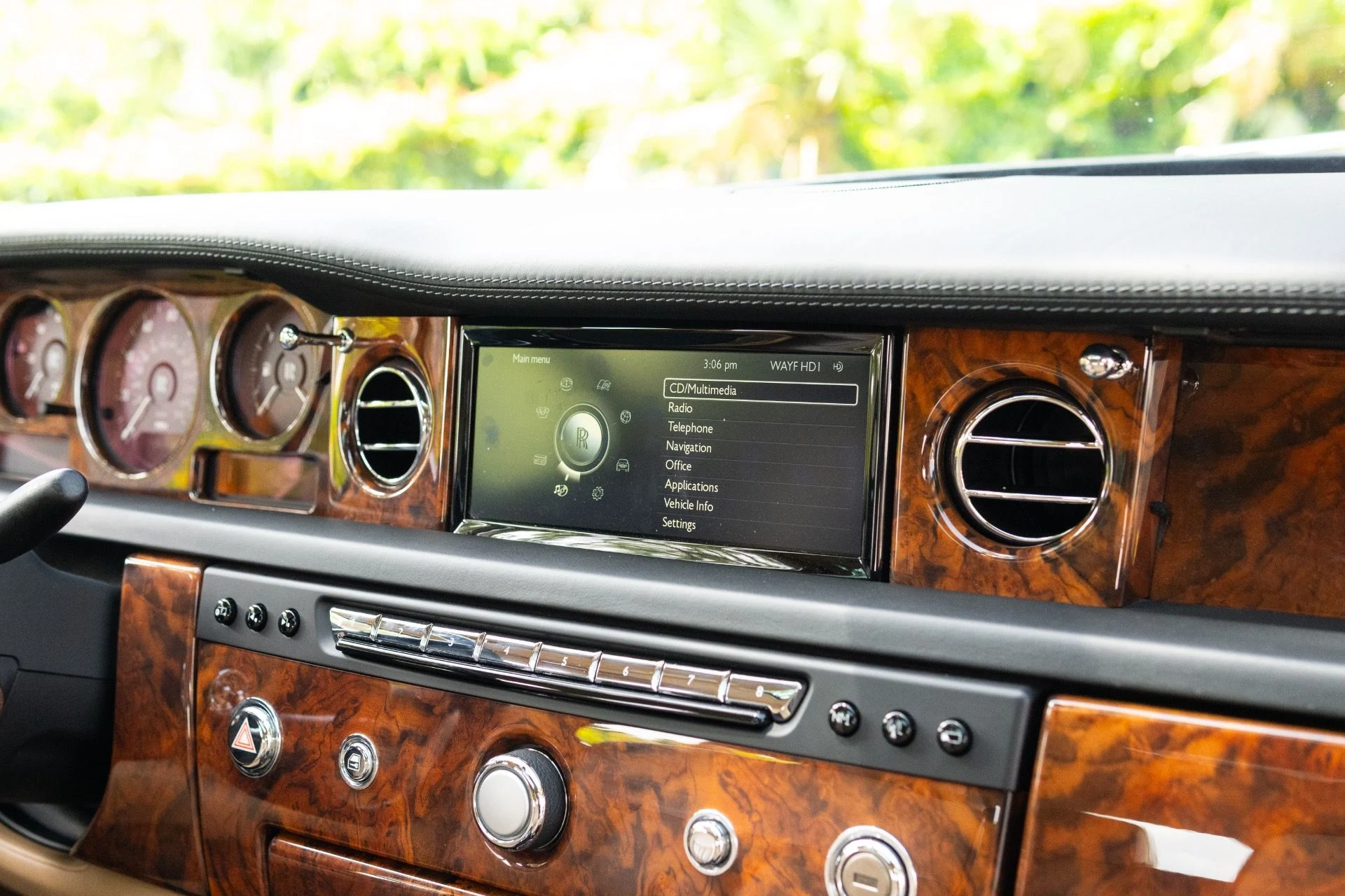 mph063_2551526803_Used_2015_Rolls_Royce_Phantom_1779983365_6c814bfcaf