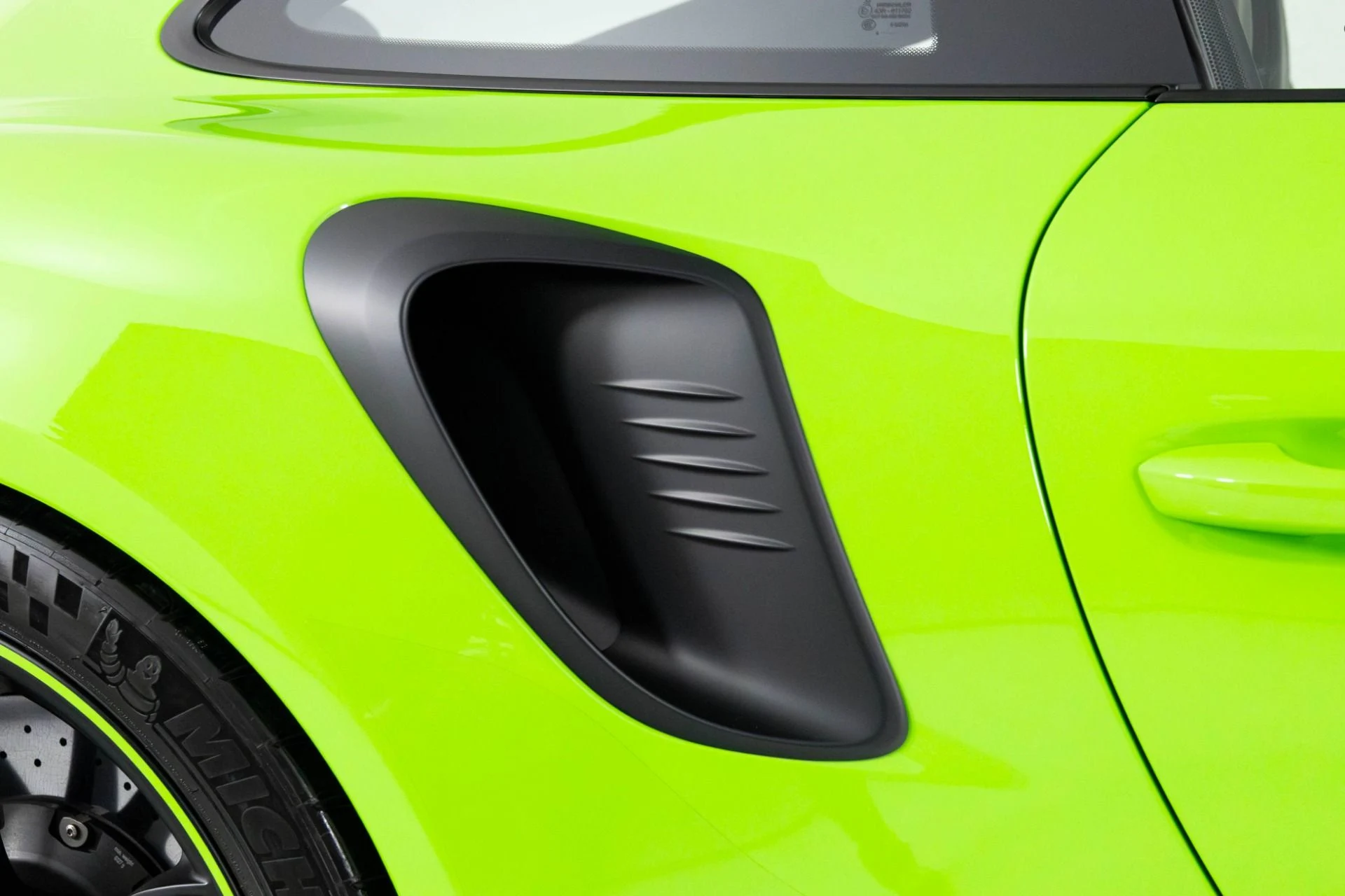 mph063_255423813_Used_2019_Porsche_911_GT_3_RS_1763595309_3704929556