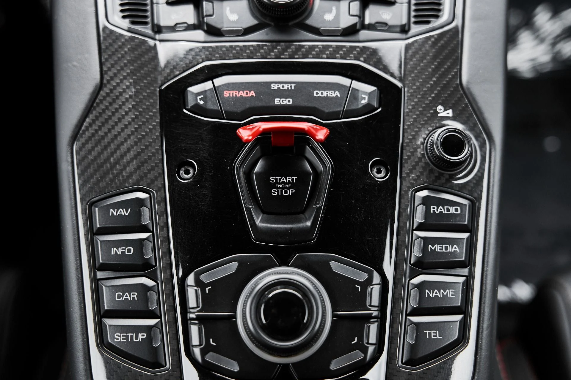 mph063_2569842693_Used_2018_Lamborghini_Aventador_S_Base_1775006940_6e732dc761