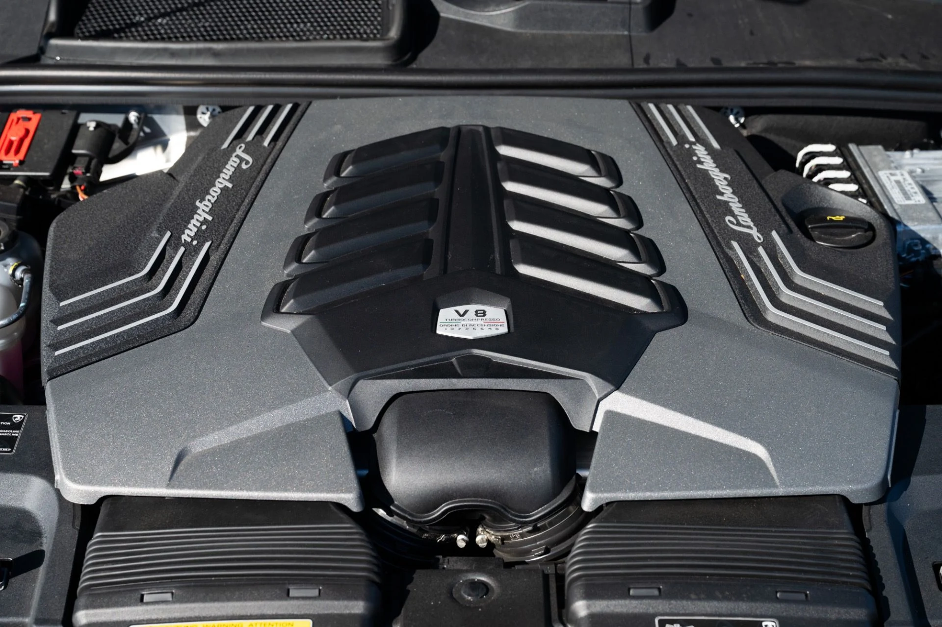mph063_2586761103_Used_2024_Lamborghini_URUS_S_1781213375_b567a0141b