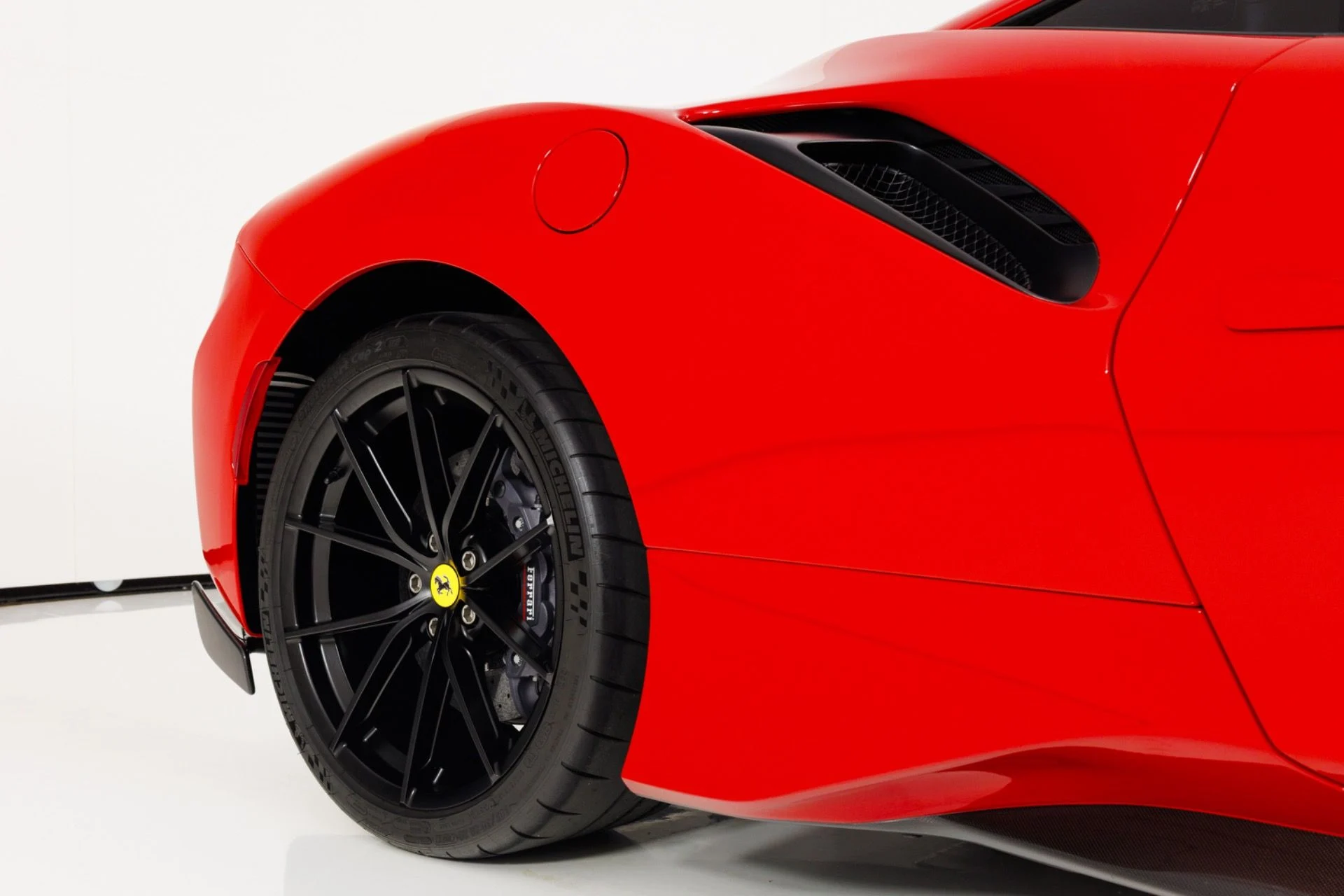 mph063_2623014891_Used_2019_Ferrari_488_Pista_1780072971_735bcacd4c