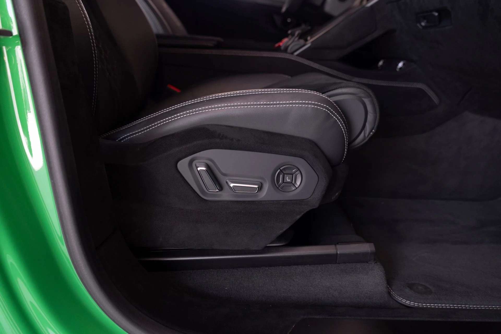mph063_263789740_Used_2023_Lamborghini_Urus_Performante_1780091172_bd895e8a5b