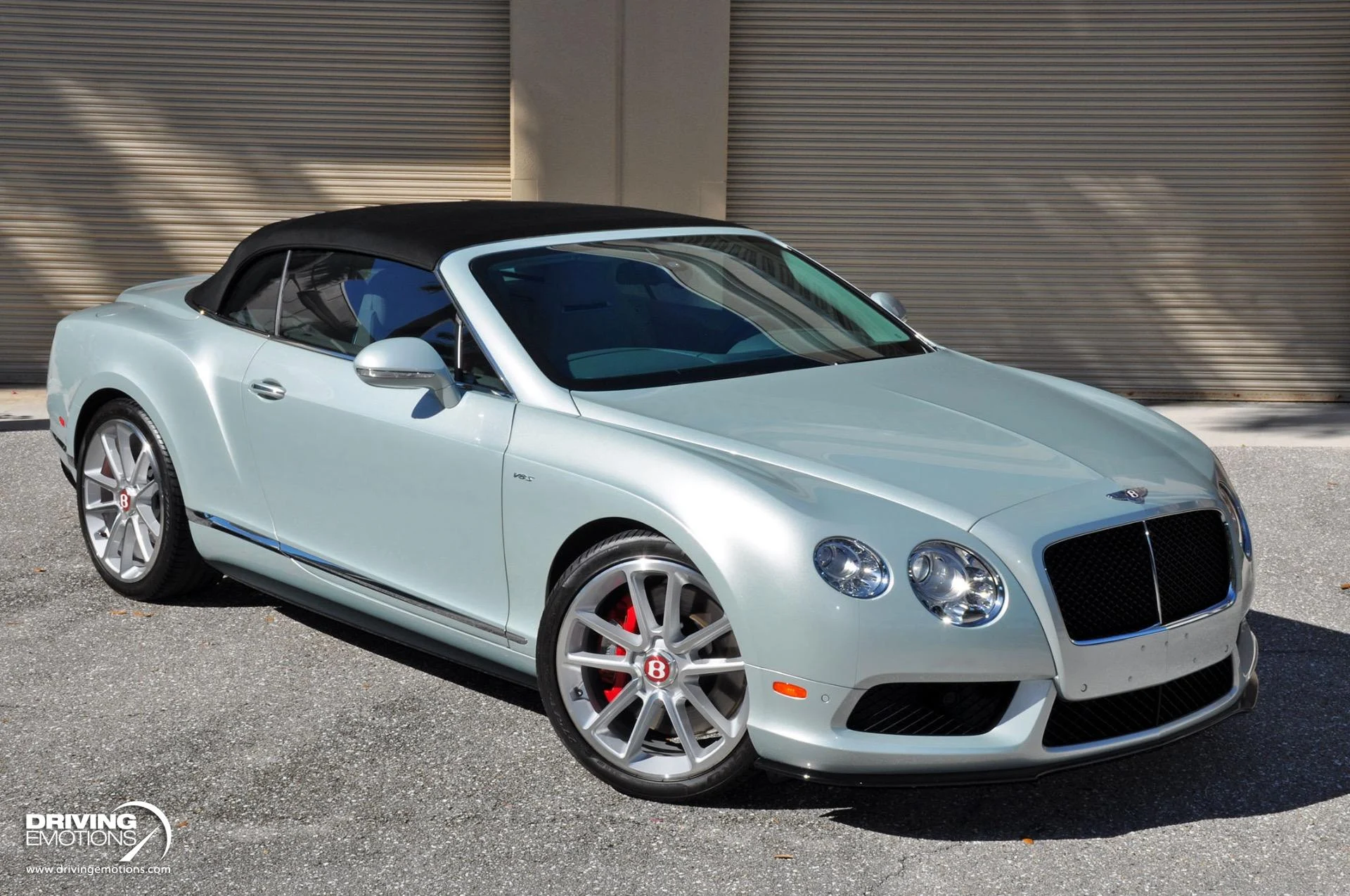 mph063_2647704886_886_p64_l_a09b8f73cb