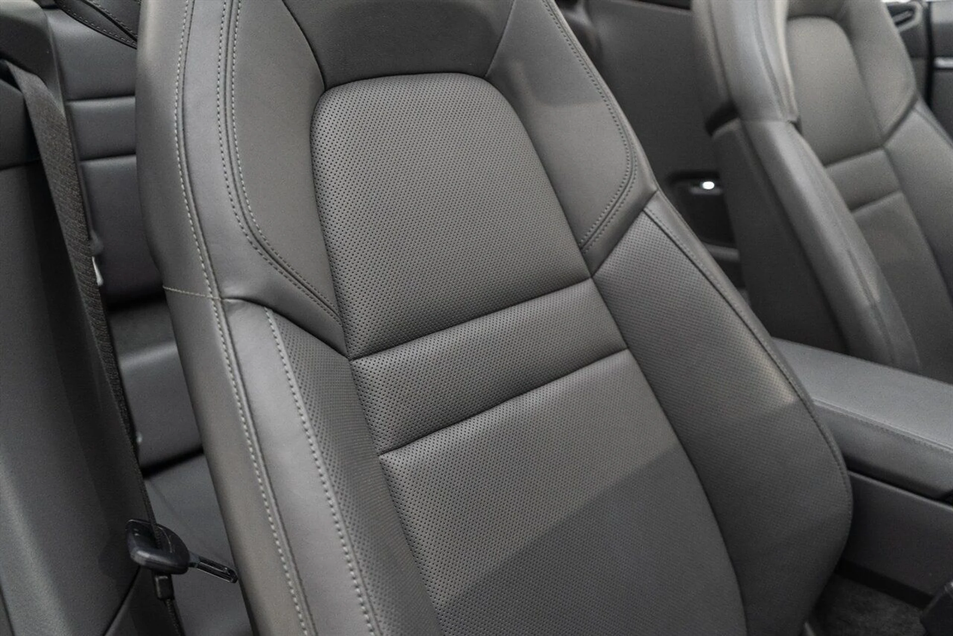 mph063_2651436737_280f4e160b_1280_034043b005