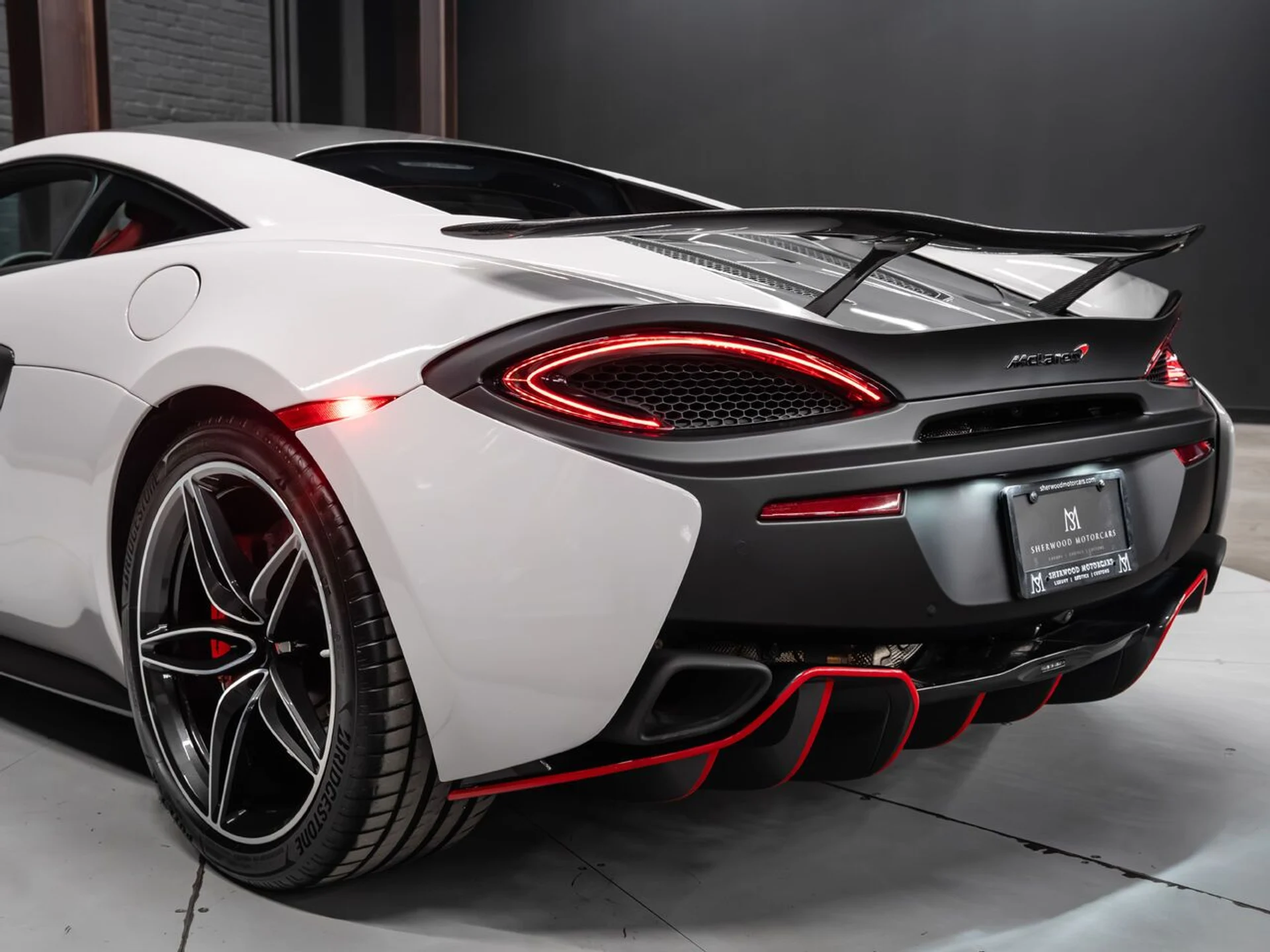 mph063_2675633628_mclaren_570s_2017_fad7b0346c