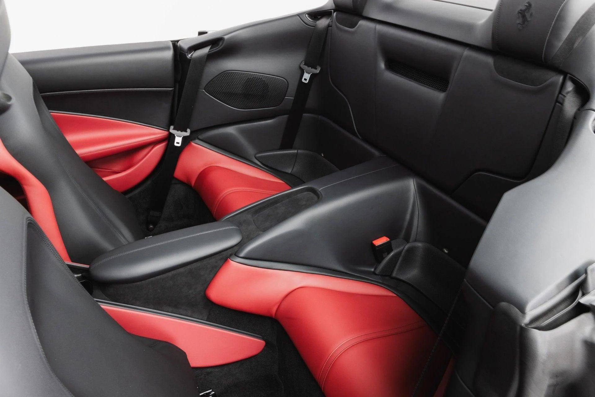 mph063_2720368253_Used_2024_Ferrari_Roma_Spider_1777350173_c56da07d94