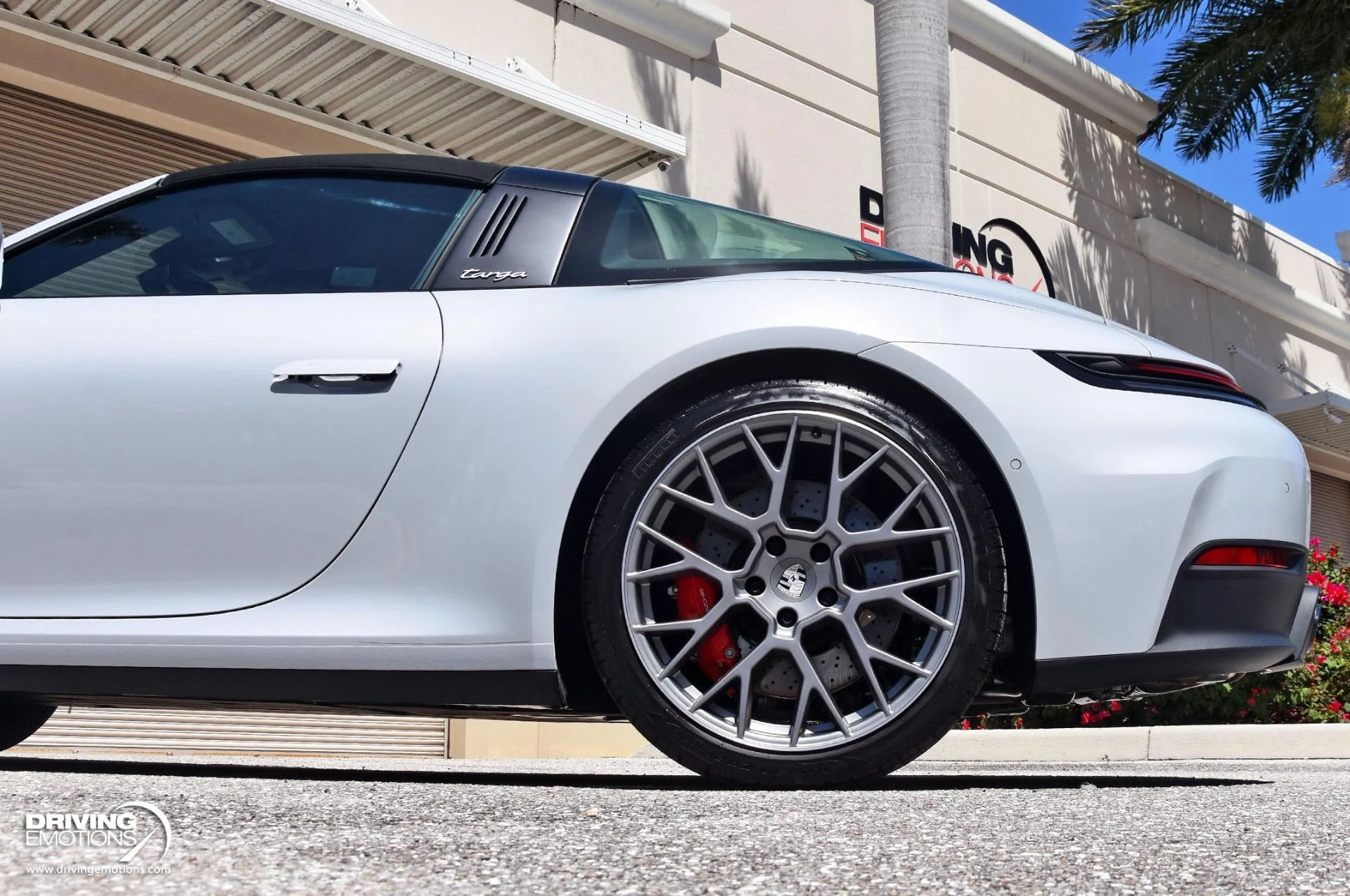 mph063_2747830785_898_p64_l_93baa8f123