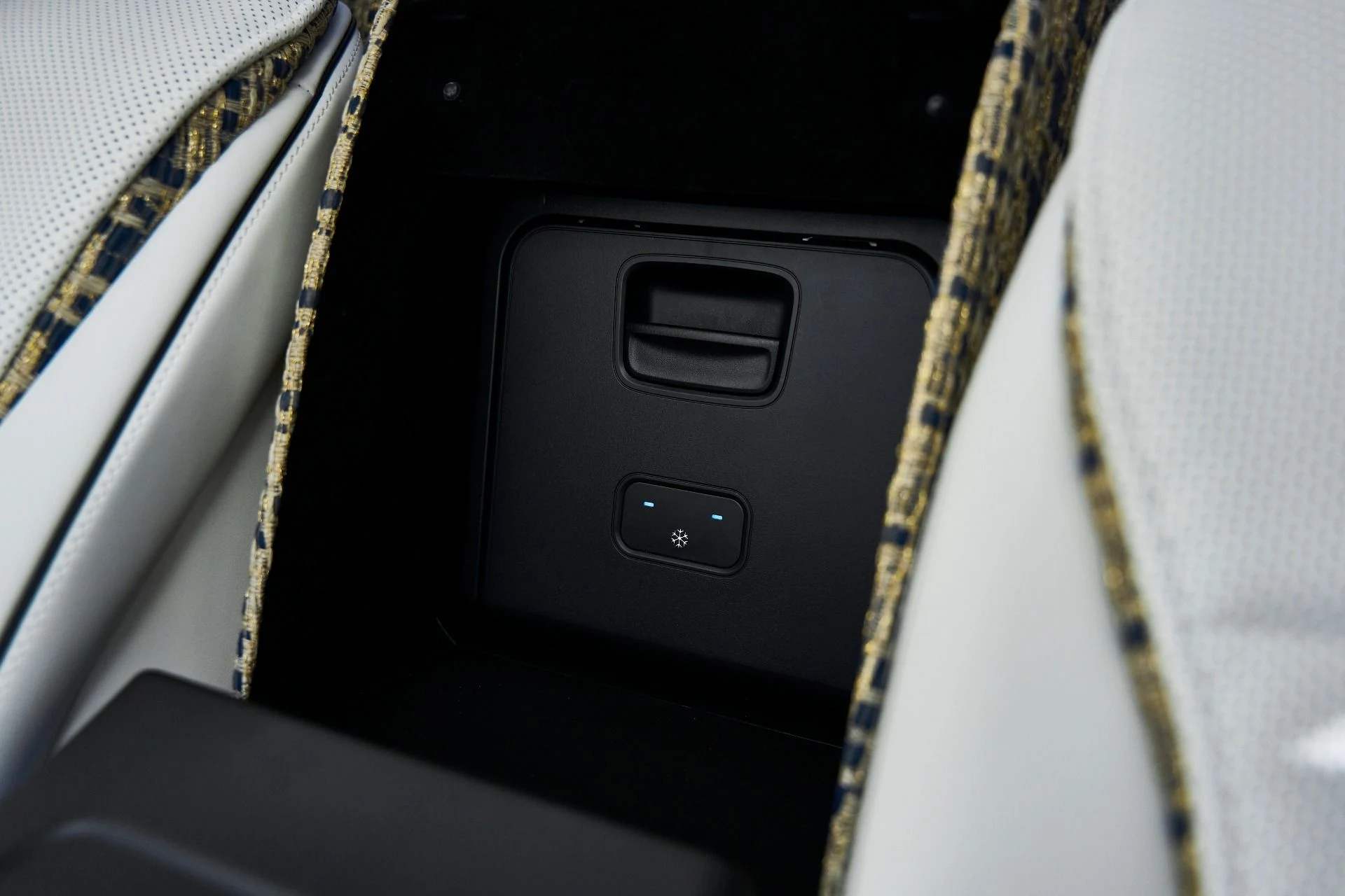 mph063_2785397031_Used_2023_Mercedes_Benz_S_Class_Maybach_S_680_1772678643_0cf1571e56