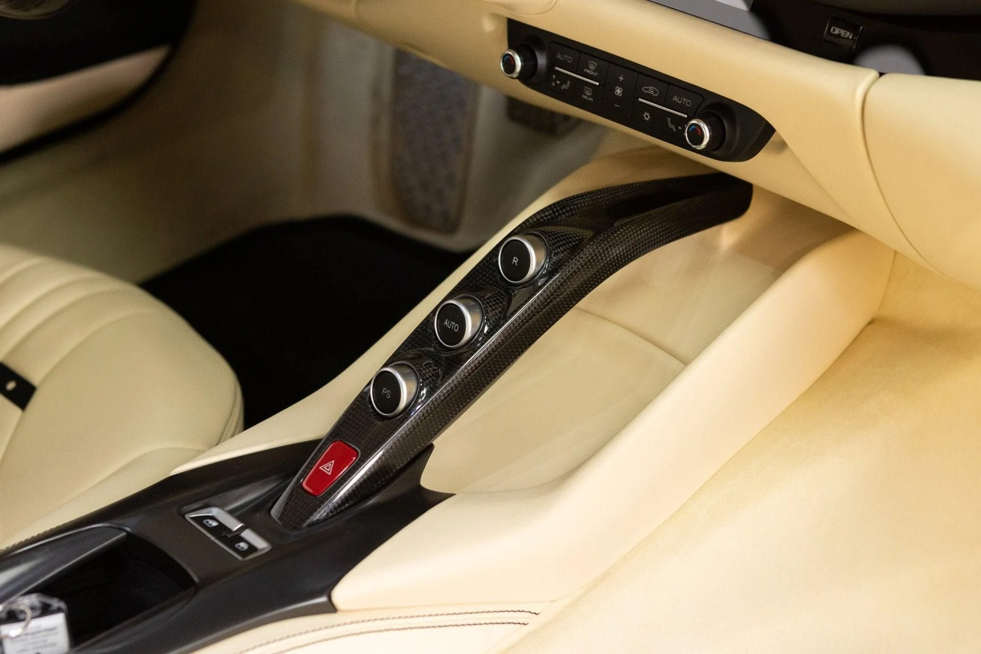 mph063_2898292841_Used_2018_Ferrari_812_Superfast_1777368526_295ce69748