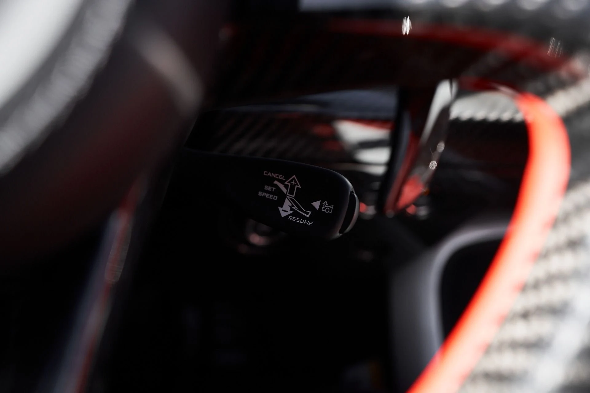 mph063_2968499510_Used_2021_Mc_Laren_Elva_1762815369_5b71ff18a3