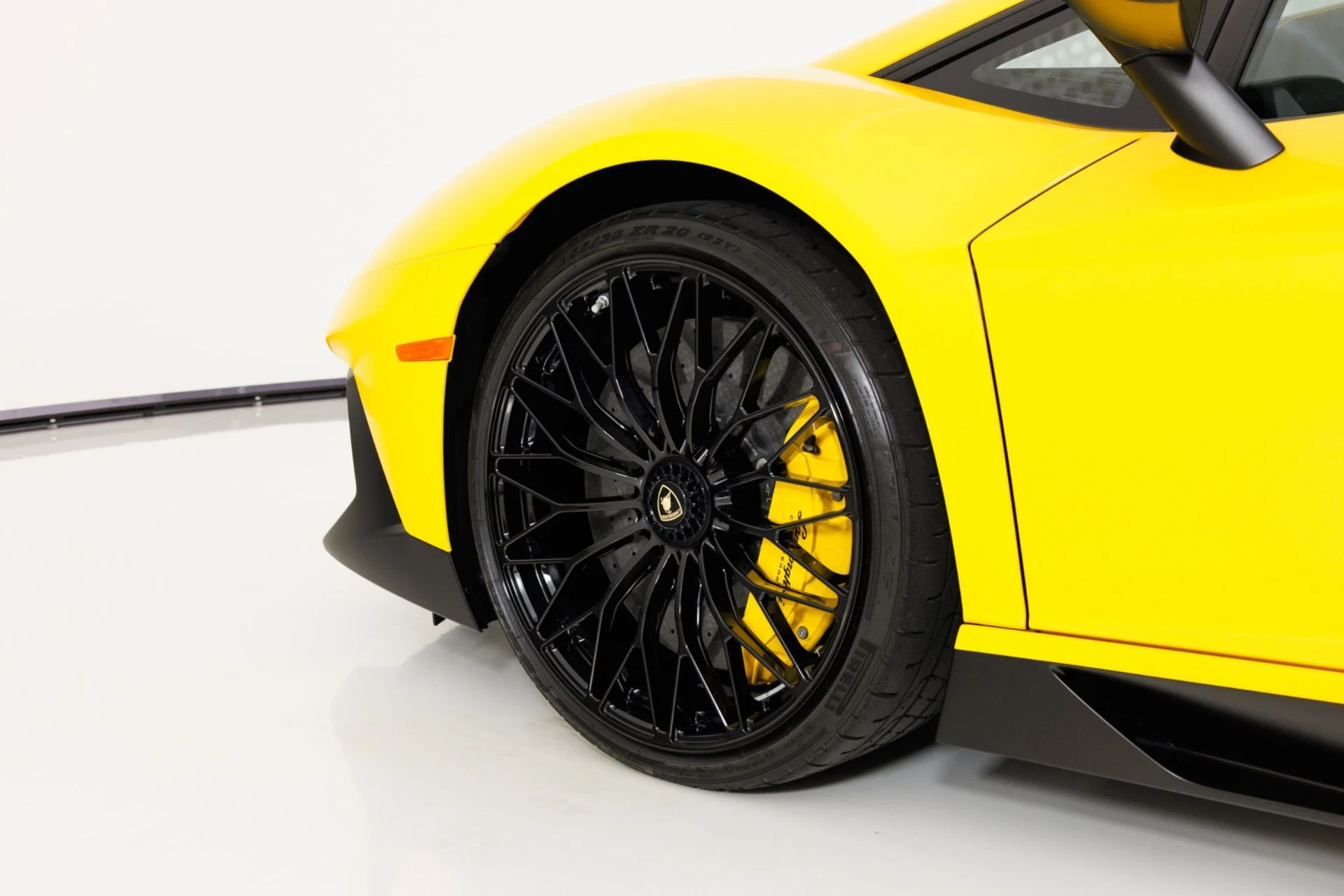 mph063_29718567_Used_2016_Lamborghini_Aventador_LP_750_4_Superveloce_1785278593_043eb9e9ab