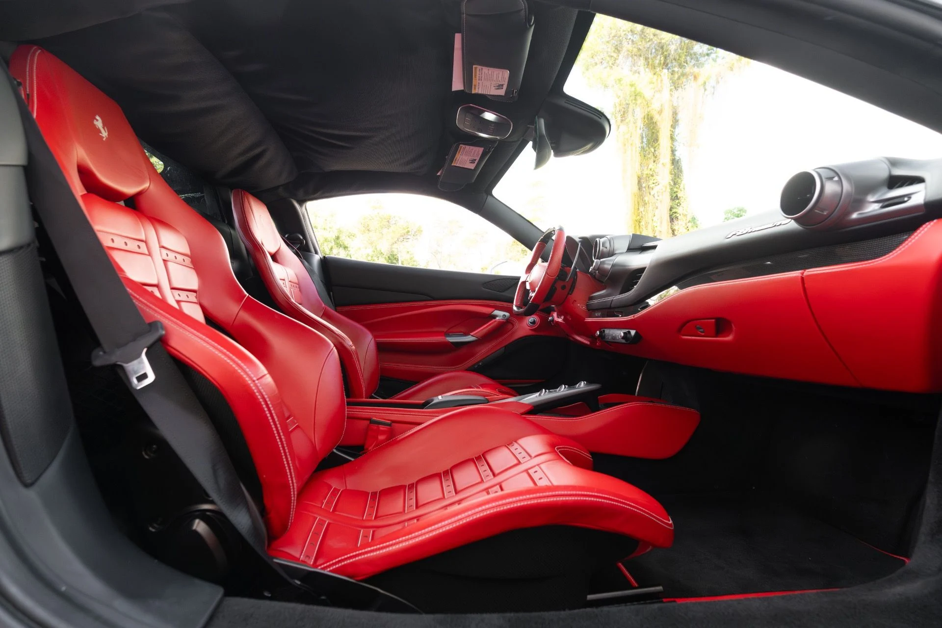 mph063_2984104259_Used_2021_Ferrari_F8_Tributo_1763762617_00c412e334