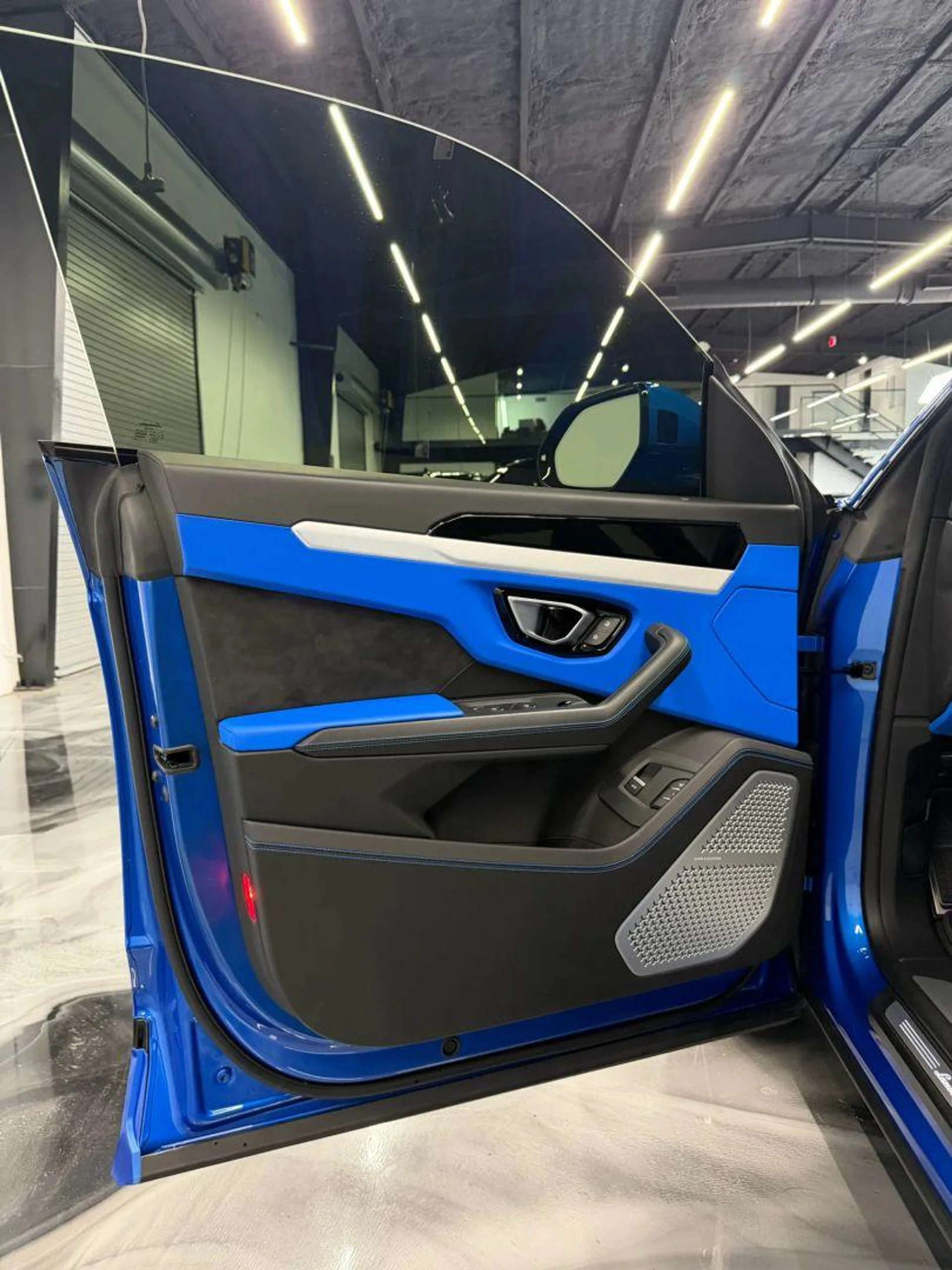 mph063_2984269305_Used_2019_Lamborghini_Urus_Sport_Utility_4_D_1784105705_babdf7b1ad
