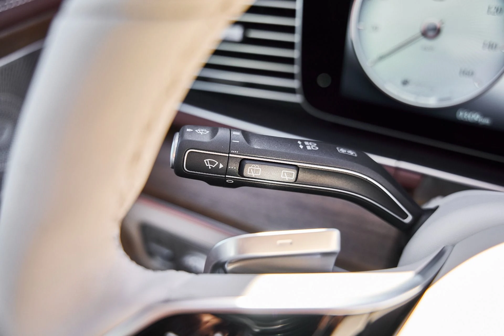 mph063_3001313437_Used_2026_Mercedes_Benz_GLS_Maybach_GLS_600_1772593265_d2473850cb