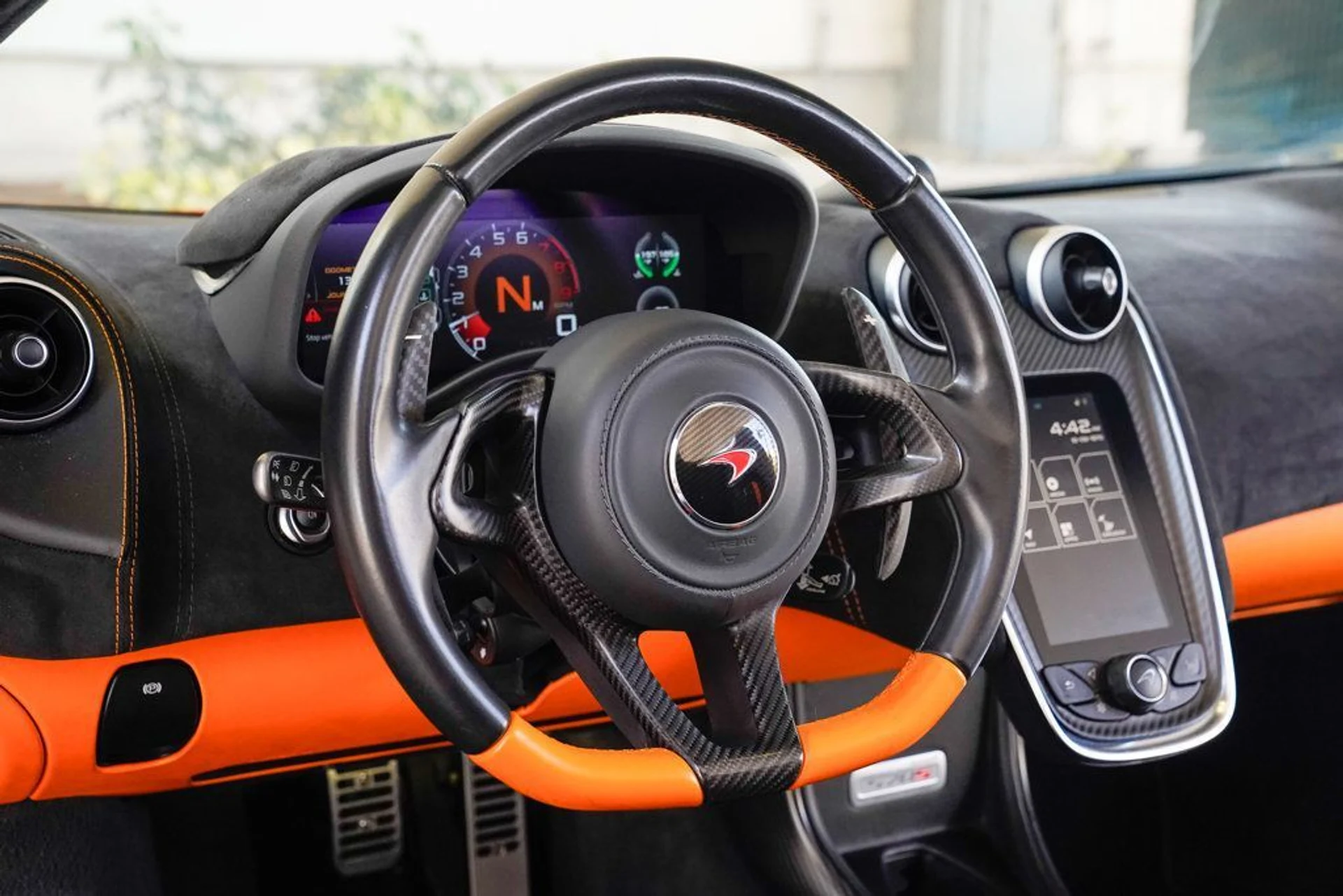 mph063_3037377281_used_2018_mclaren_570s_spider_14354_22891400_64_1024_6944090b4c