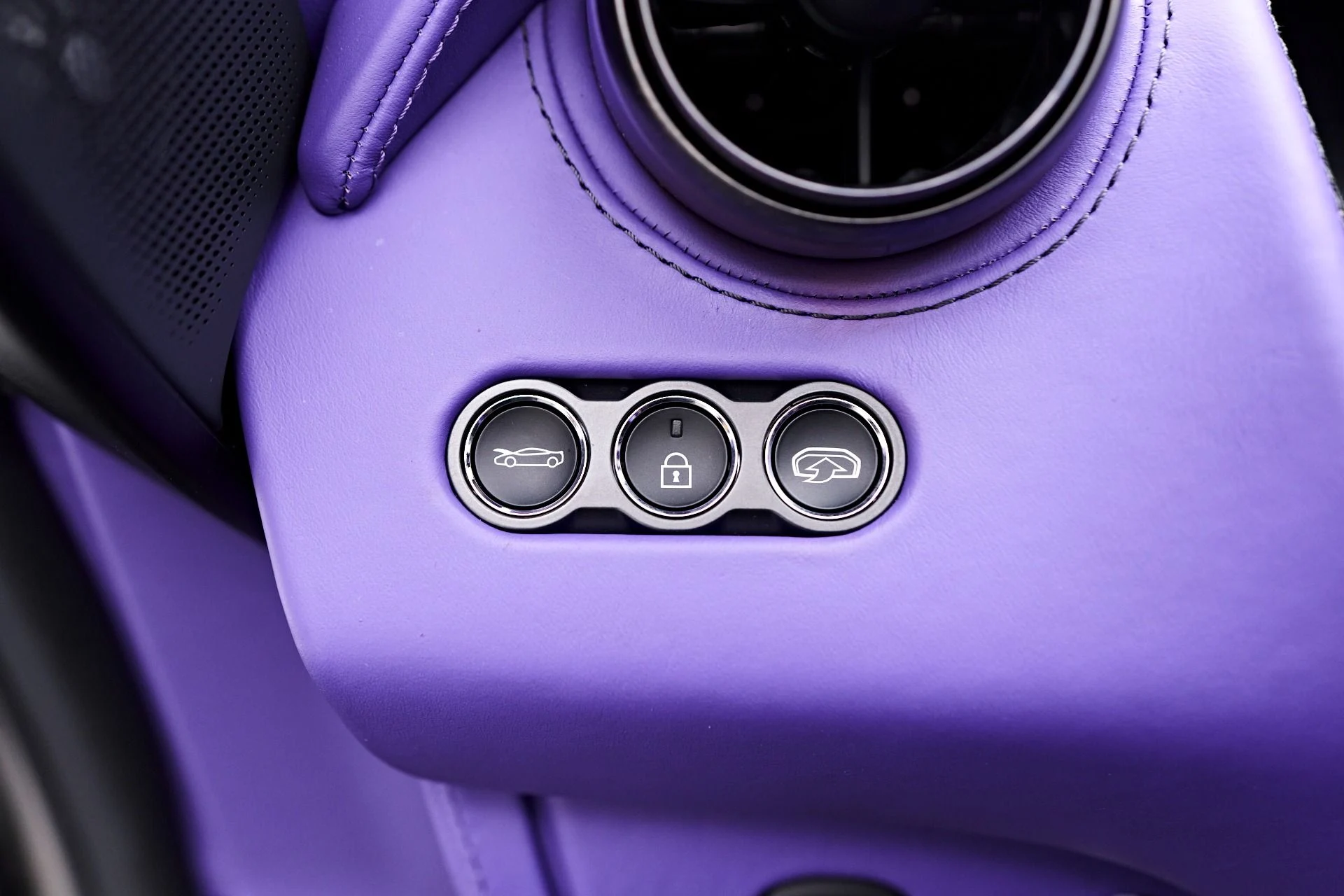 mph063_3048363821_Used_2022_Mc_Laren_765_LT_Base_1753480618_07aab42f54