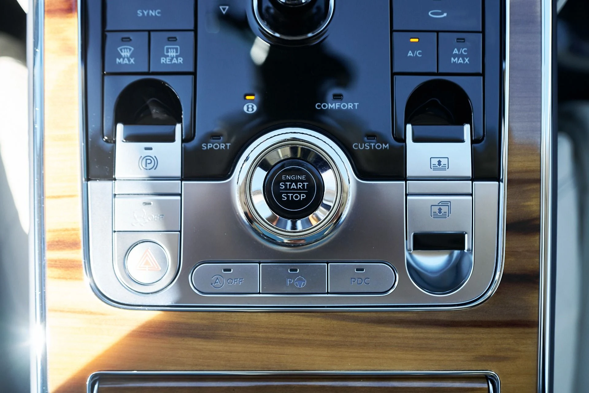 mph063_3057480982_Used_2024_Bentley_Flying_Spur_Mulliner_W12_1760650710_a48145aa7c