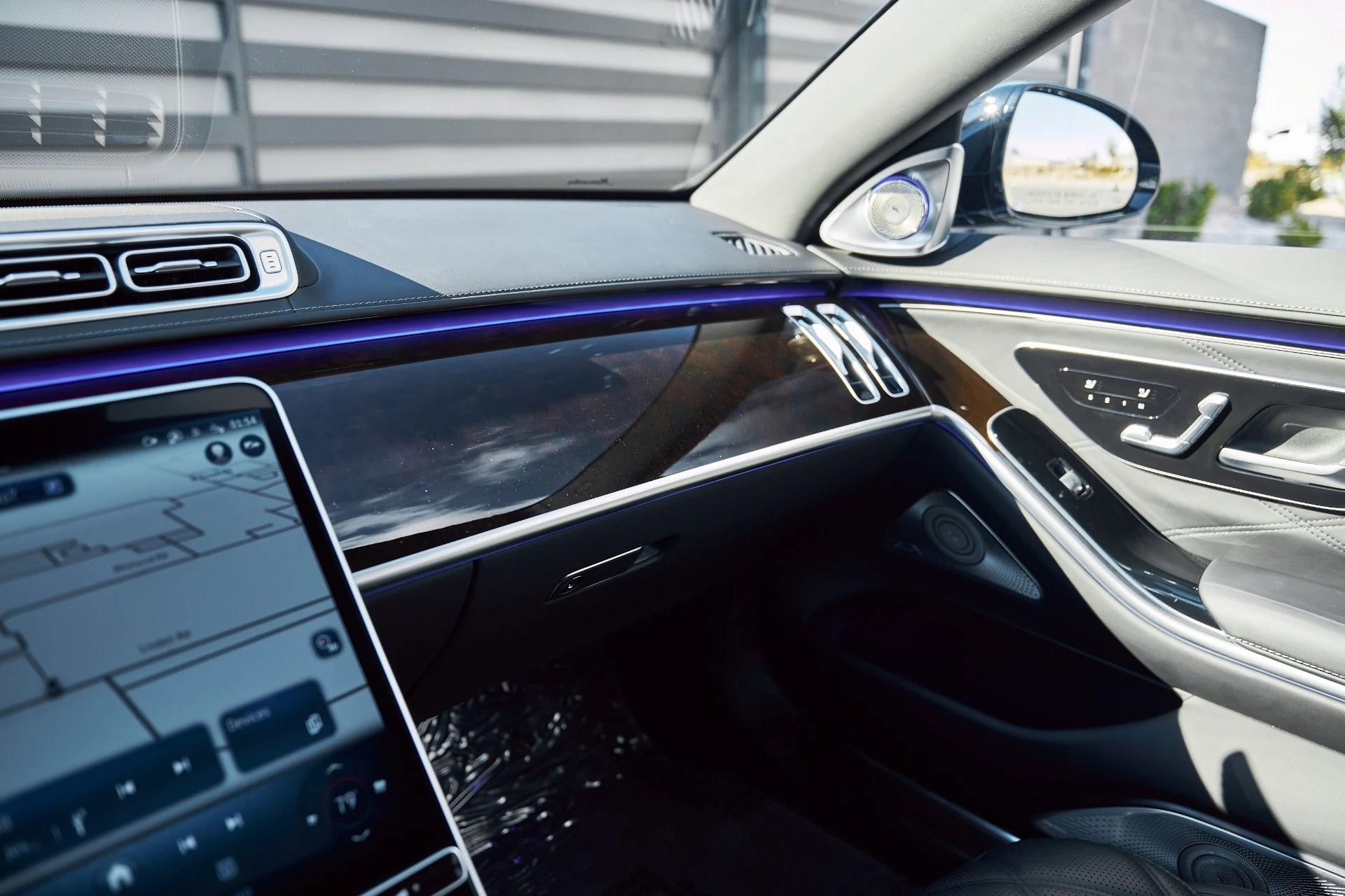 mph063_3097595579_Used_2025_Mercedes_Benz_S_Class_Maybach_S_580_1769305367_e7c2285acd