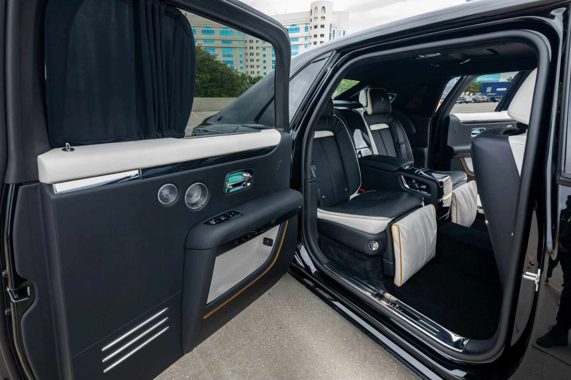 mph063_311070909_Used_2021_Rolls_Royce_Ghost_EWB_1768869200_55a7dab681