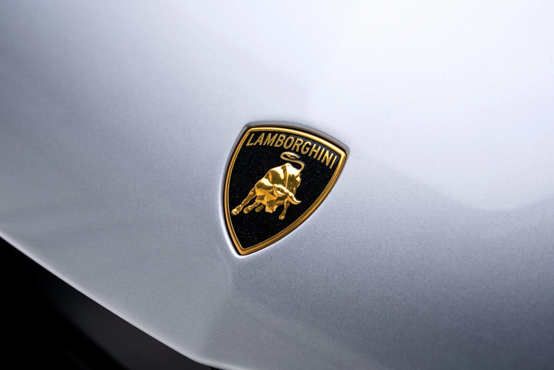 mph063_3124078451_Used_2025_Lamborghini_Revuelto_1770663067_e5cdcd38b0