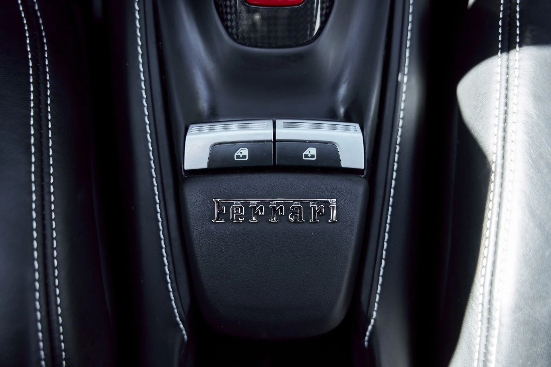 mph063_3149566499_Used_2017_Ferrari_488_GTB_1768271224_4dc5e66836