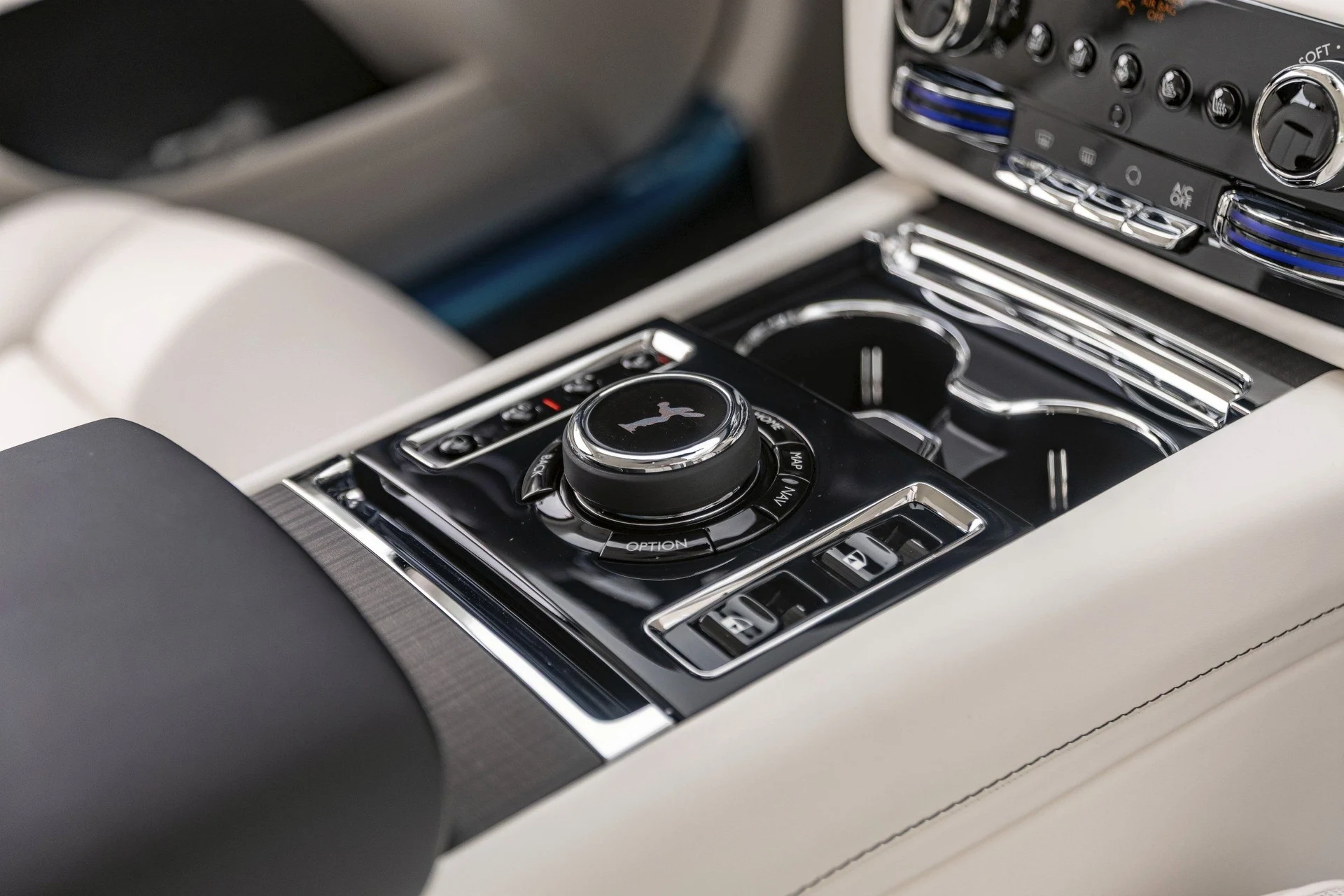 mph063_3173864_Hi_Tech_Luxury_Imports_LLC_SCA_13_GZ_09_TU_235637_image_63_2339d7dfa8
