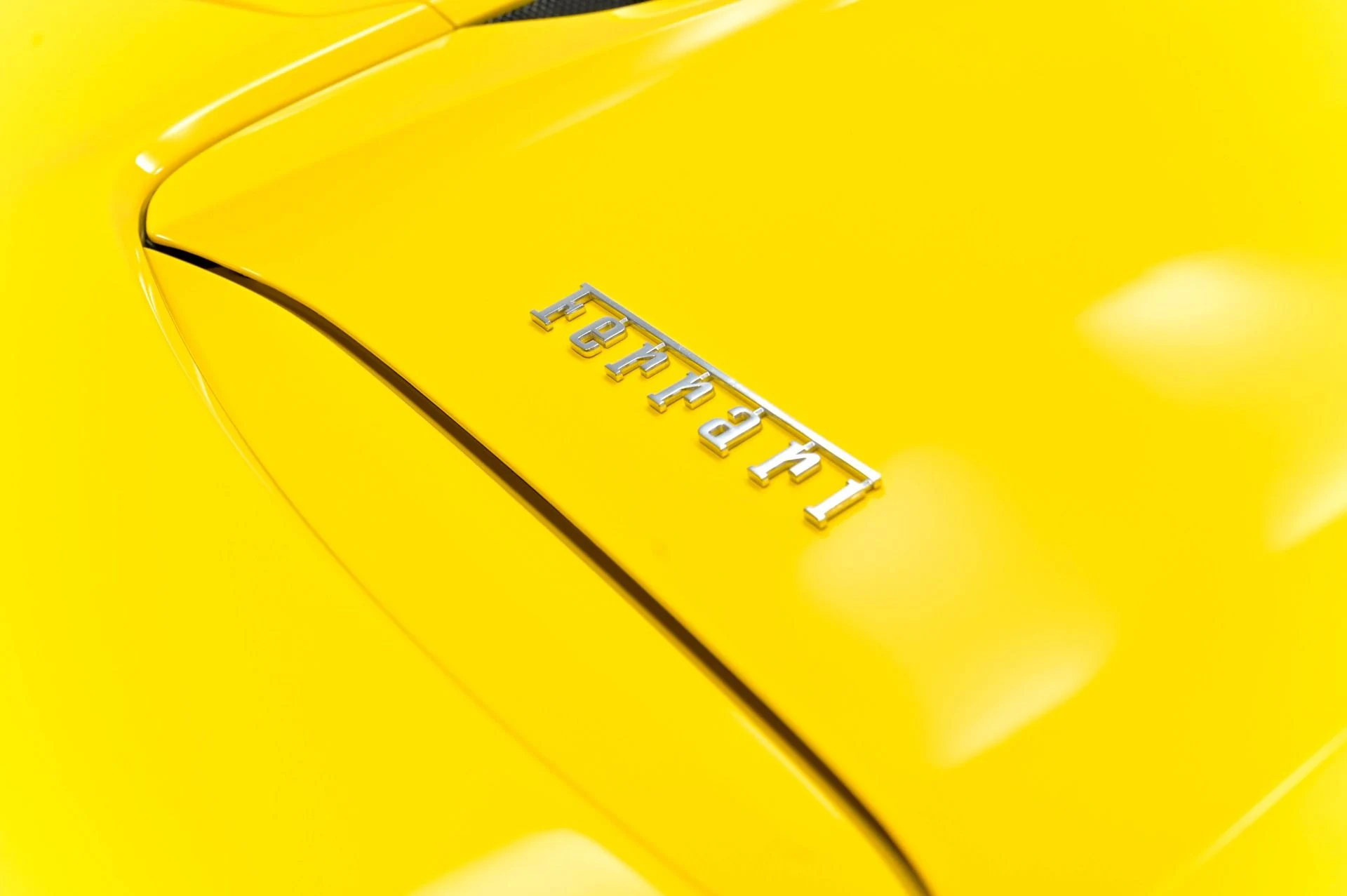 mph063_3218498267_Used_2017_Ferrari_488_Spider_1782250763_3a51dac1fd