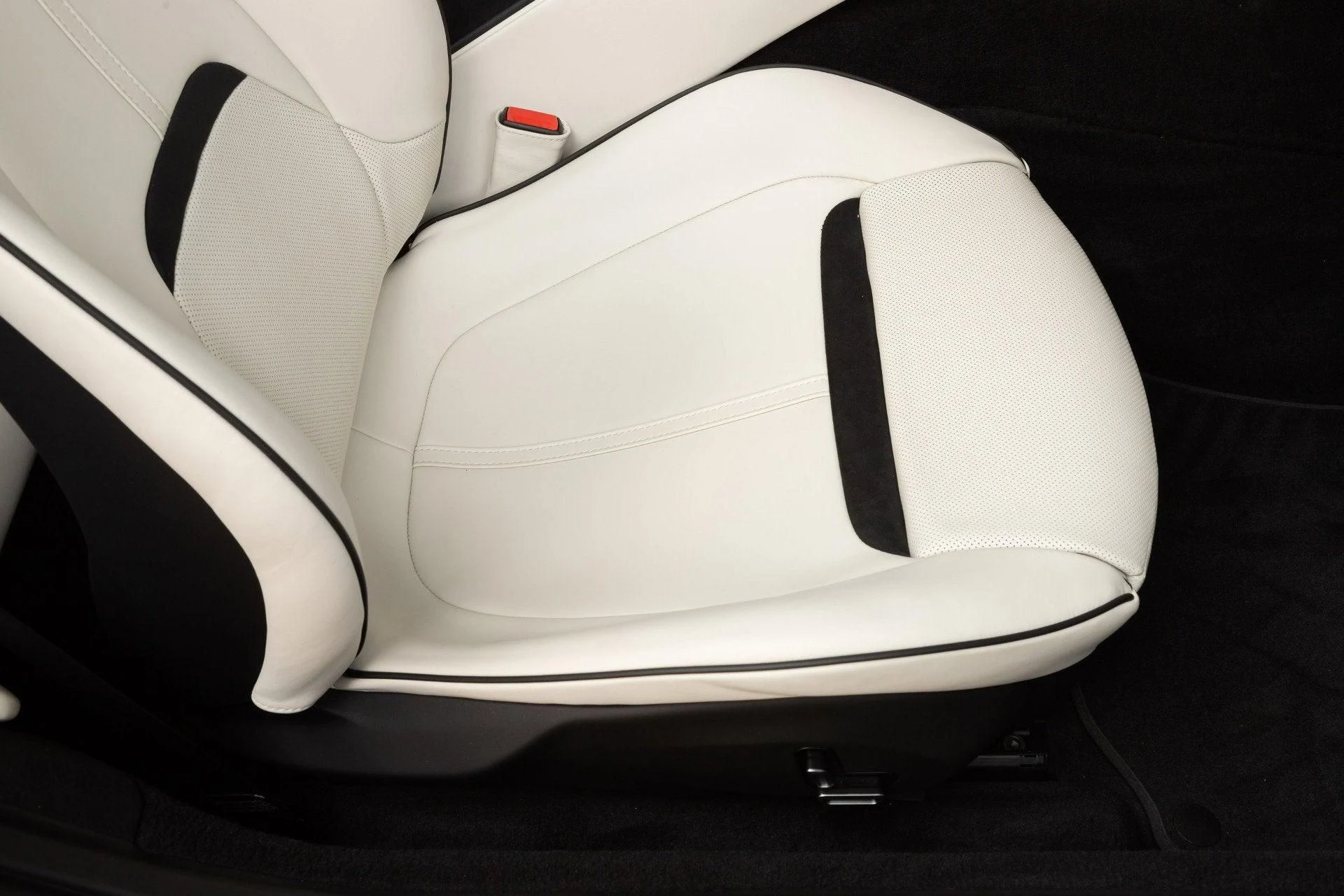 mph063_3239341320_Used_2024_Ferrari_Roma_Spider_1777367397_c7d767850f