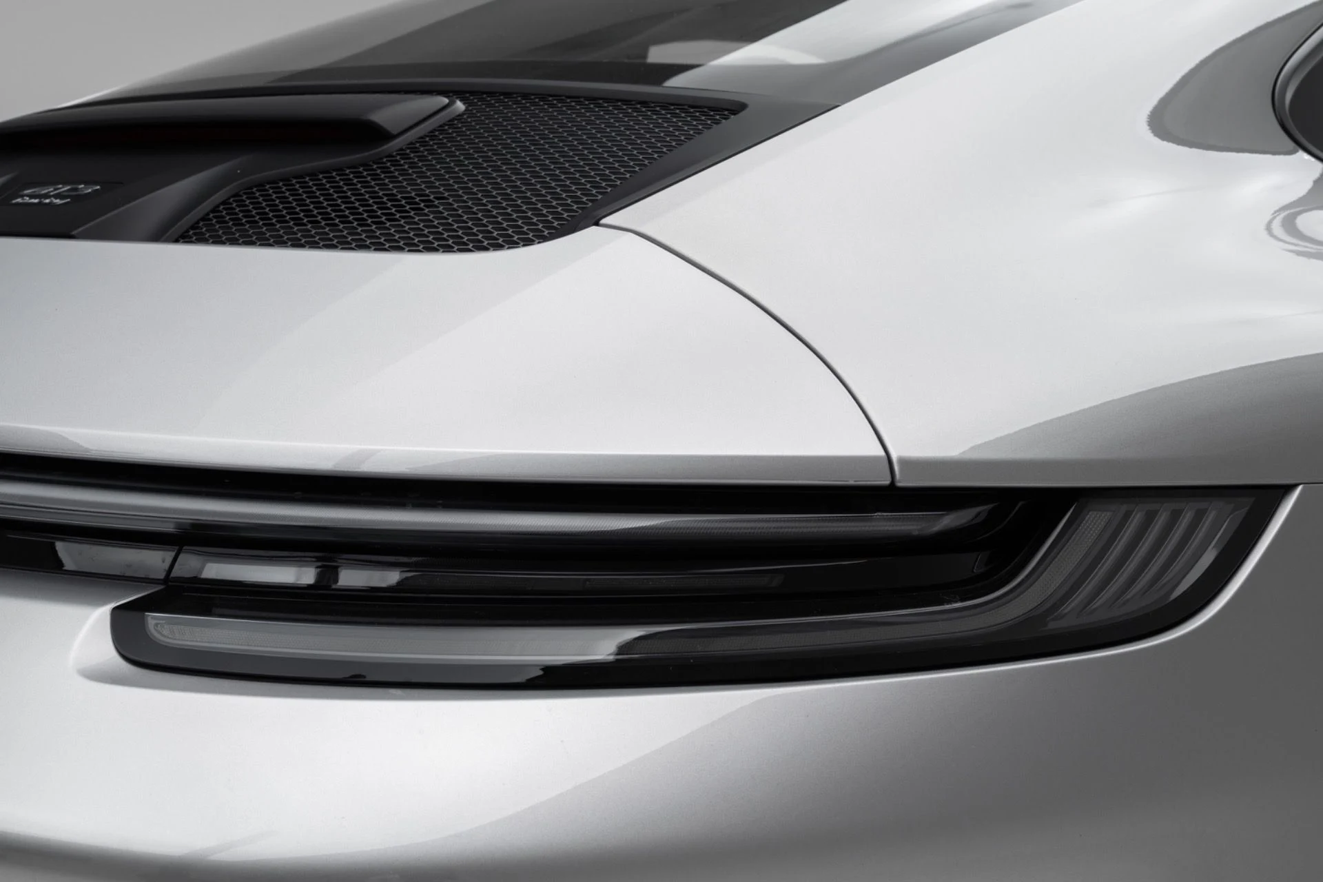 mph063_3298280001_Used_2024_Porsche_911_GT_3_Touring_1776272115_f36da002ed