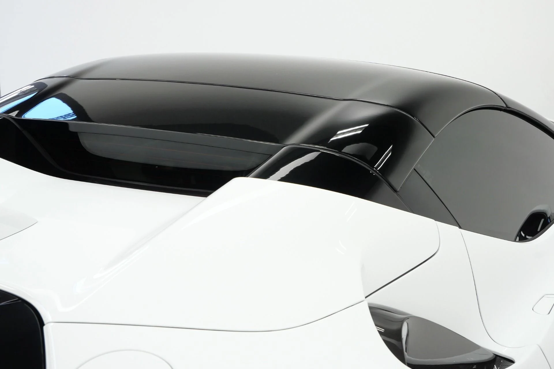 mph063_3300103453_Used_2025_Ferrari_SF_90_Spider_718_K_MSRP_Two_Tone_Exterior_Two_Tone_Interior_Extensive_Carbon_1788280575_fe97eae2e0