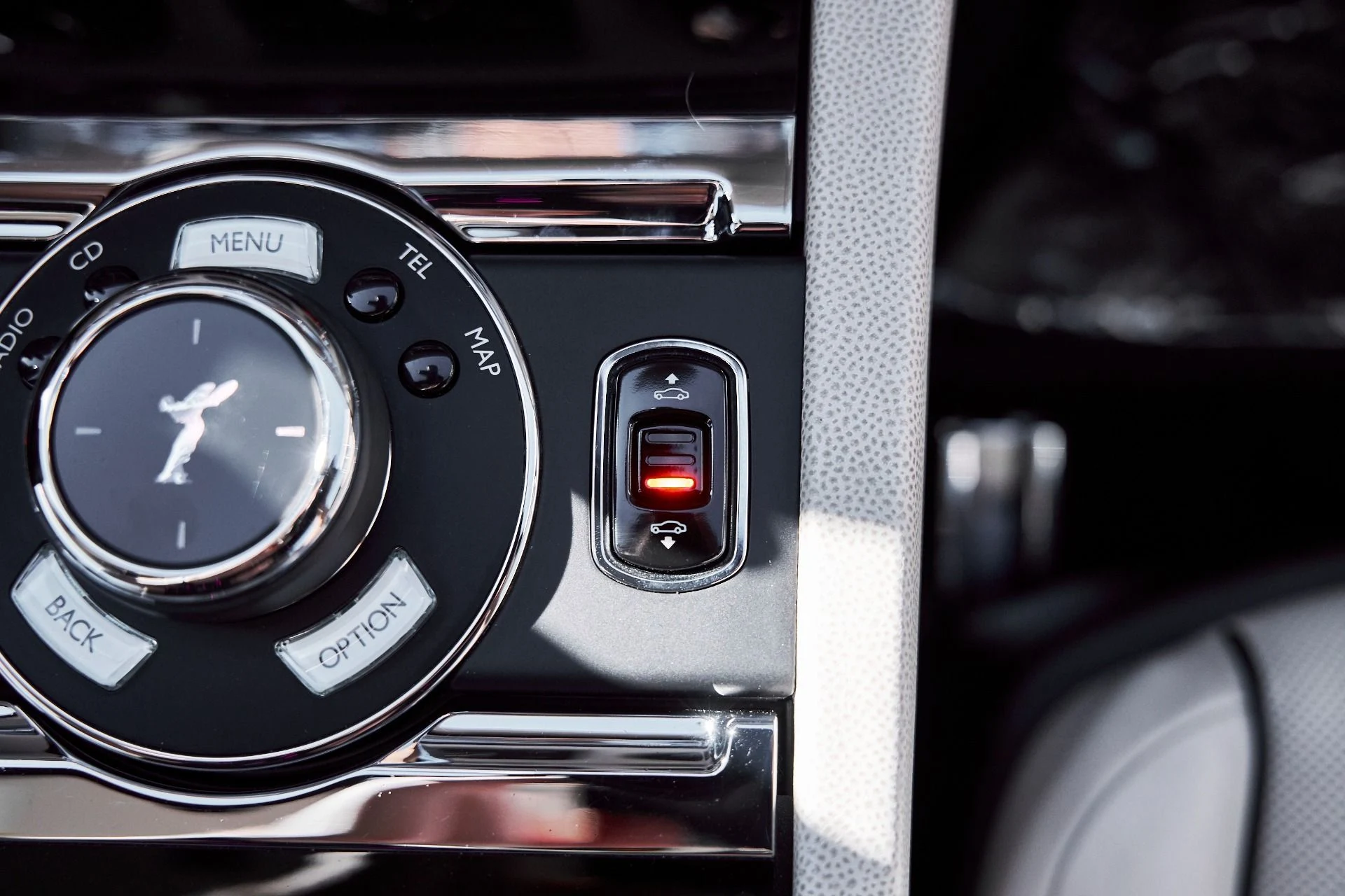 mph063_3353762022_Used_2015_Rolls_Royce_Wraith_1770669908_a9b8b58c12