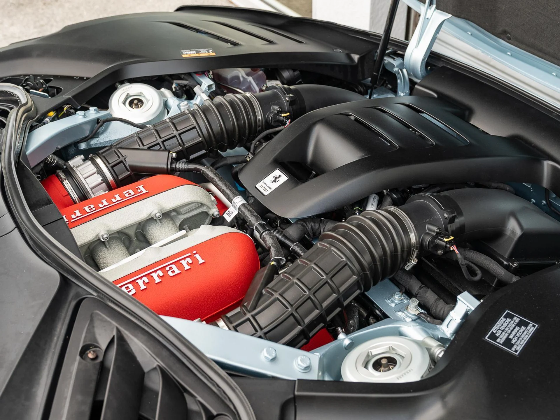 mph063_3355421691_Used_2025_Ferrari_Purosangue_AWD_1768385496_d6a1375b08