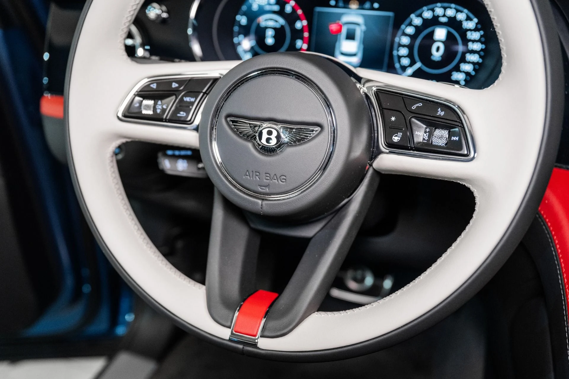 mph063_3390530660_Used_2025_Bentley_Bentayga_EWB_Mulliner_V8_1748092723_09dd0b7e28