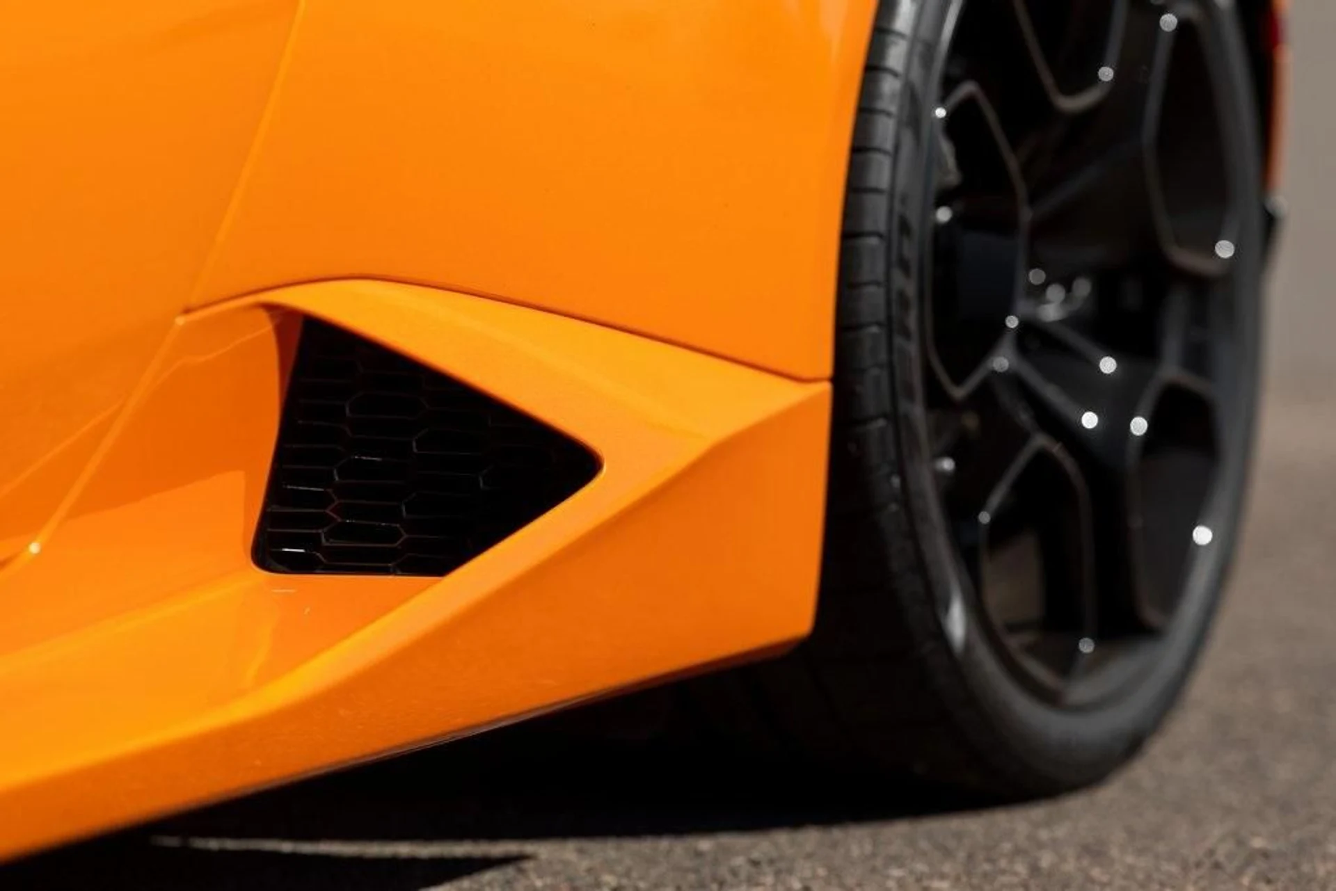 mph063_3408213084_Used_2018_LAMBORGHINI_HURACAN_LP_580_2_S_1695438505_2b75529f67