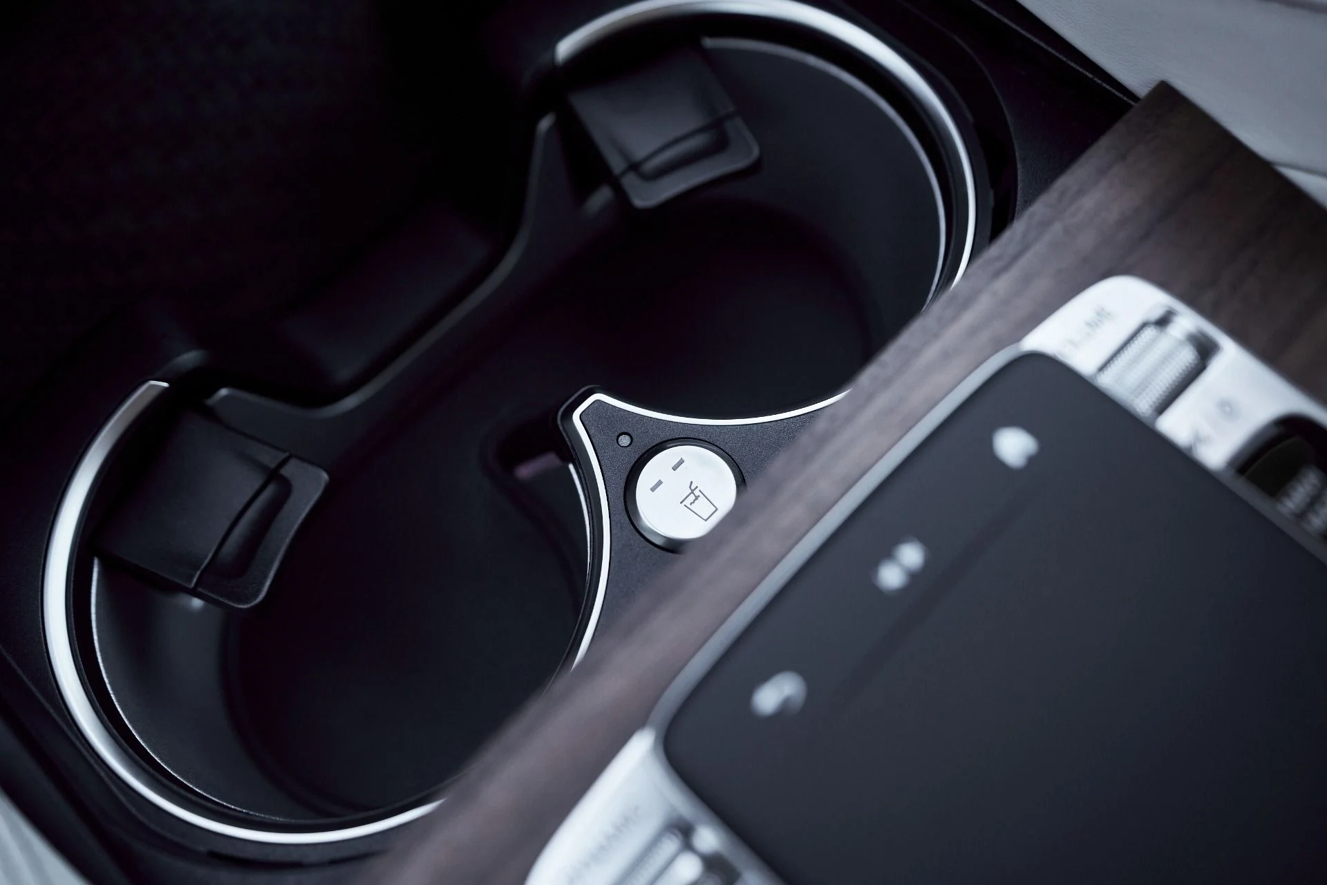 mph063_3434790294_Used_2024_Mercedes_Benz_GLS_Maybach_GLS_600_1762306424_ca0cbbc39f