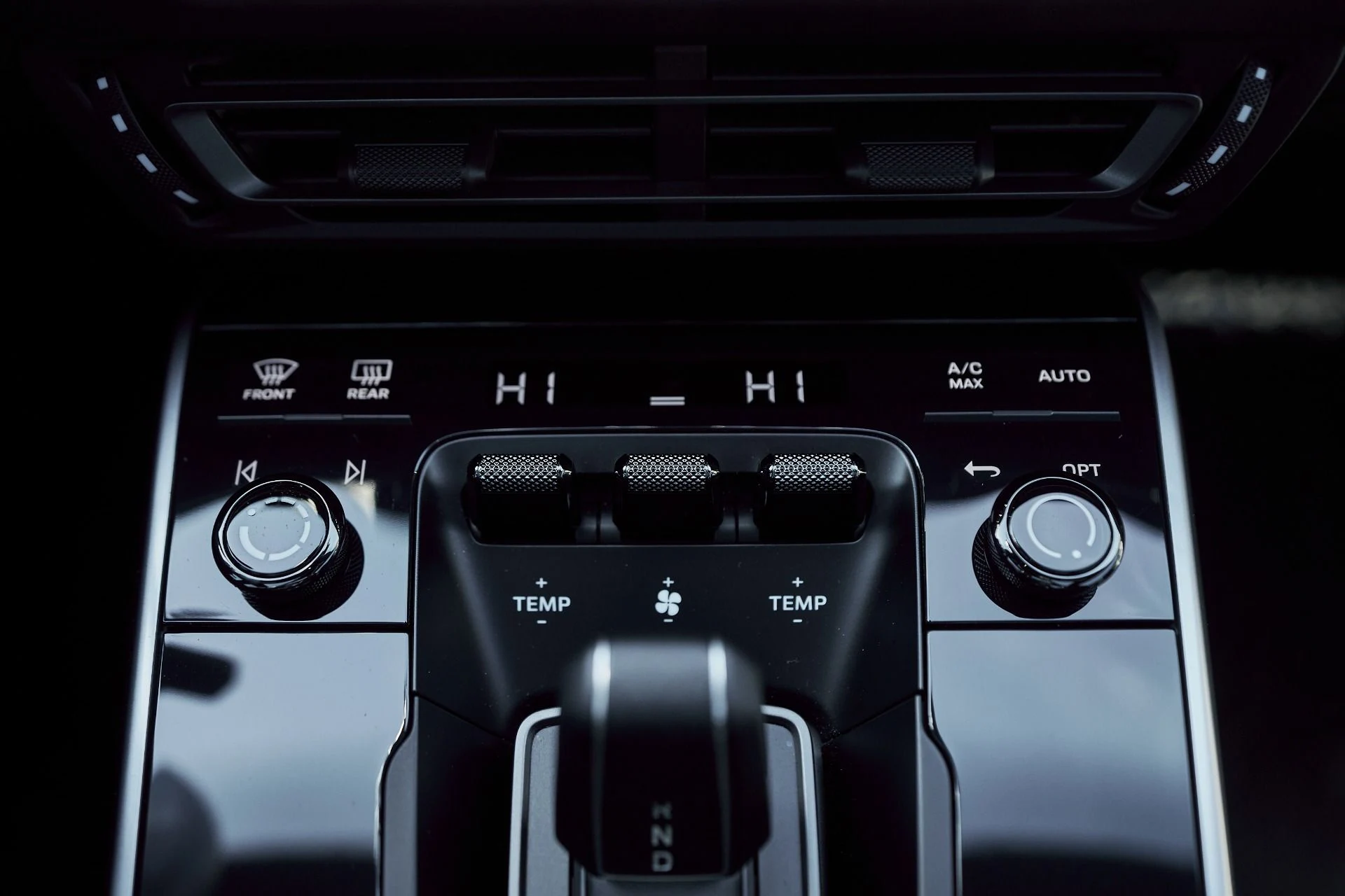 mph063_3460549931_Used_2024_Porsche_911_Turbo_1765332515_8d1eb054d2