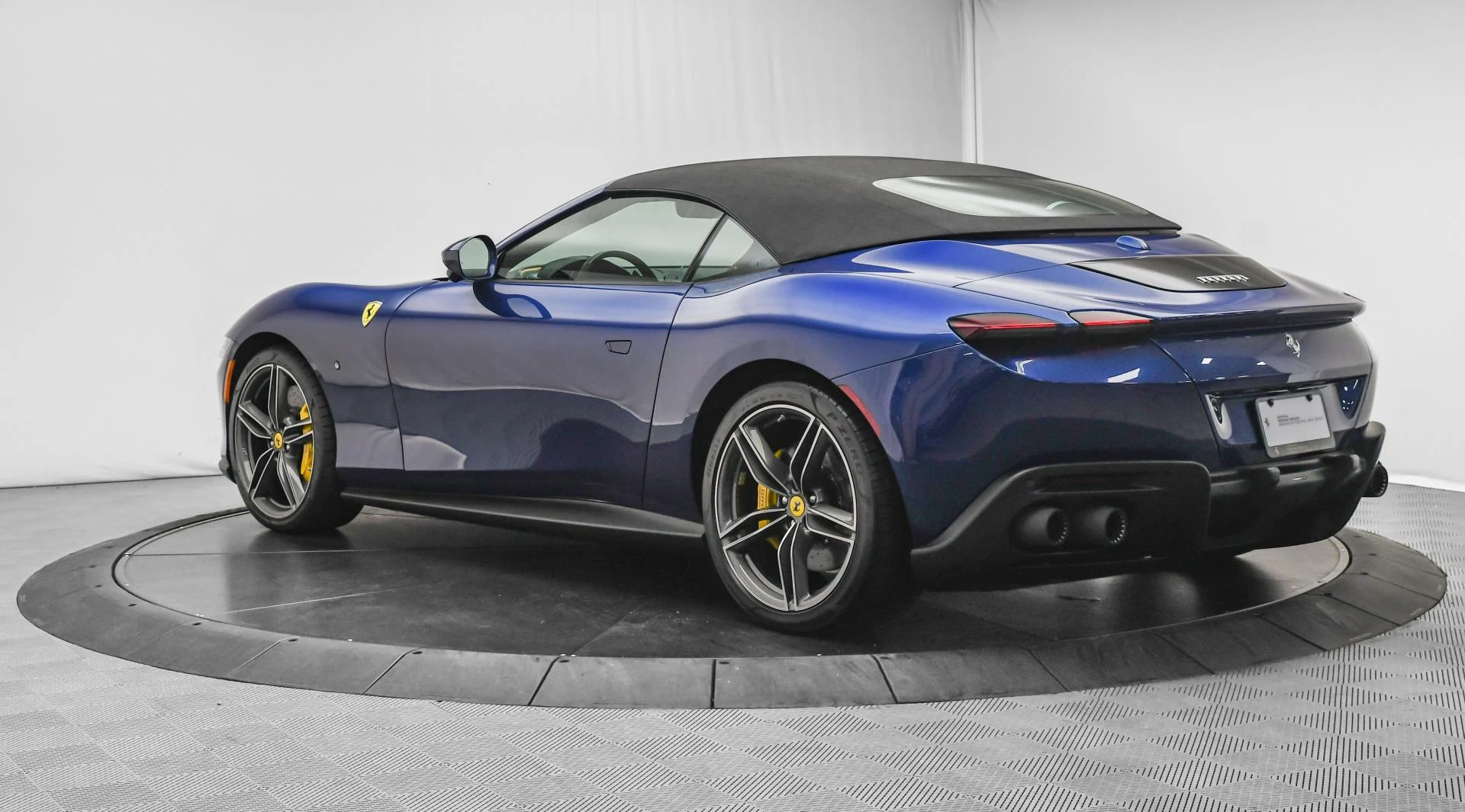 mph063_3466128864_Used_2025_Ferrari_Roma_Spider_Spider_1754640602_4625164148