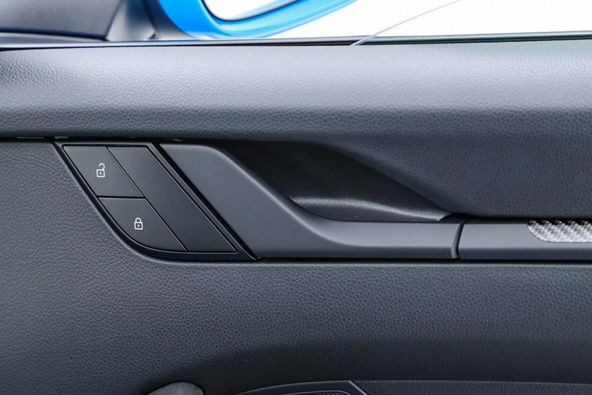 mph063_3474005610_NV_0_Nz70_TVTC_Ze_T_Gdy_V9_Glp_AW_Lo_7c8293897a