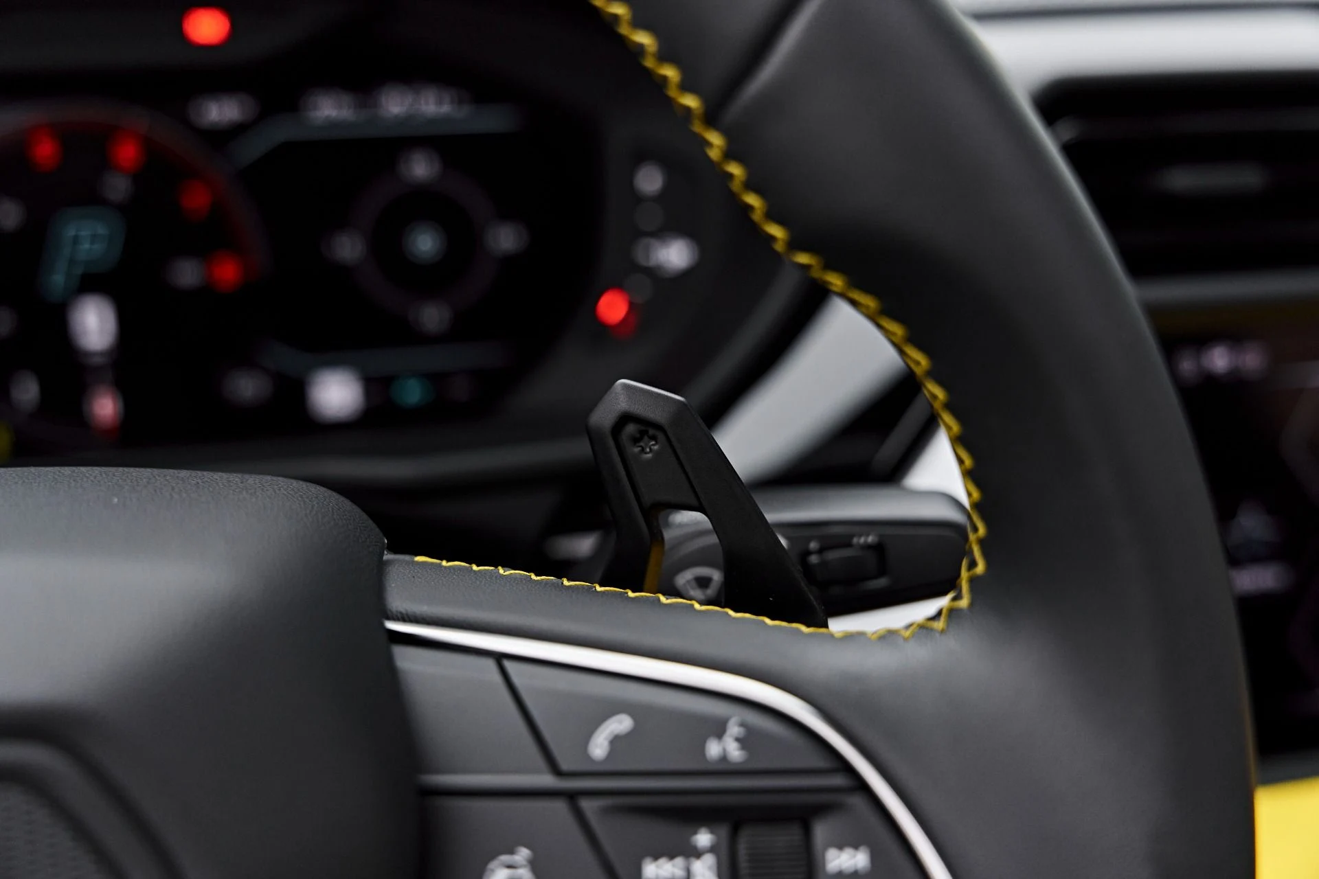 mph063_3520489987_Used_2025_Lamborghini_Urus_SE_1788049953_3491b236c7