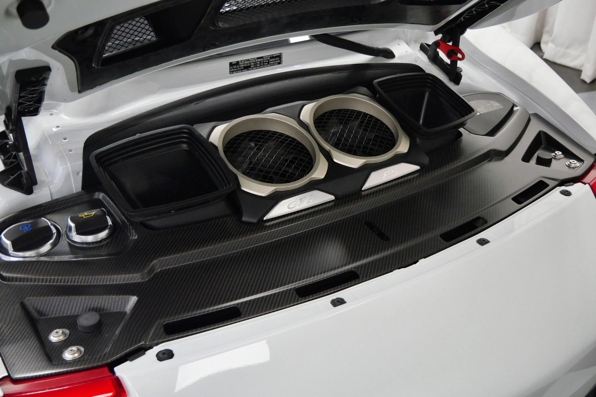 mph063_3533637089_Used_2018_Porsche_911_GT_2_RS_Weissach_1756311702_7a6c1f2709