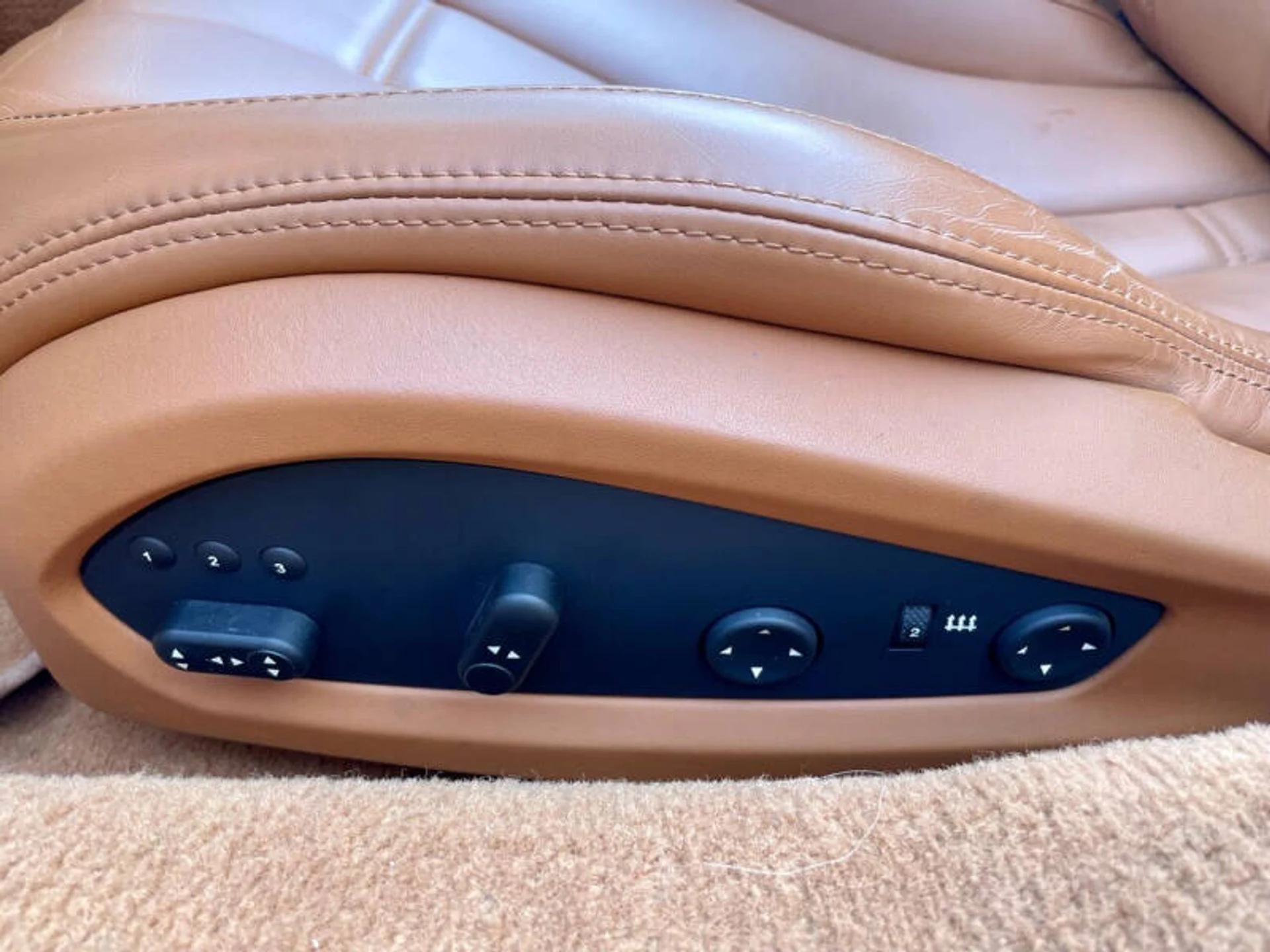 mph063_3538789523_2013_ferrari_458_spider_base_2dr_convertible_2984cfc2cf