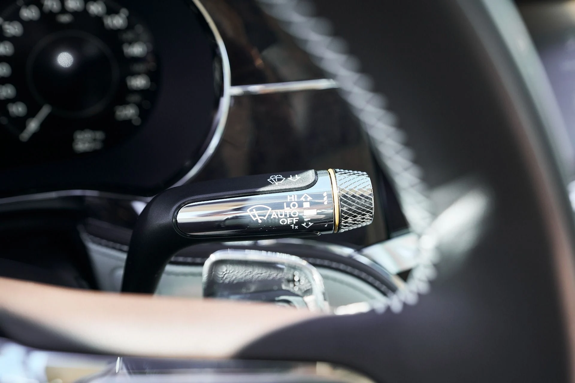 mph063_359427646_Used_2025_Bentley_Flying_Spur_Speed_1762569269_326f94ae45