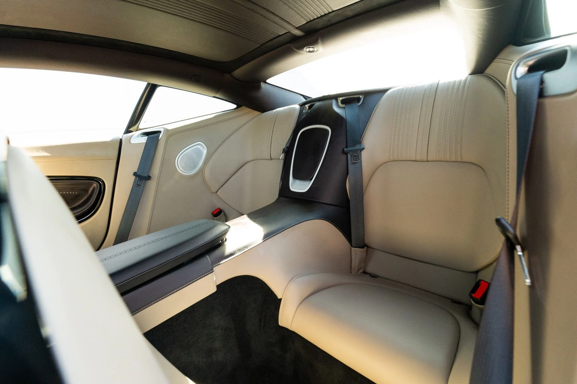 mph063_3639670749_Used_2023_Aston_Martin_DB_11_V8_1765580093_9db01a4797