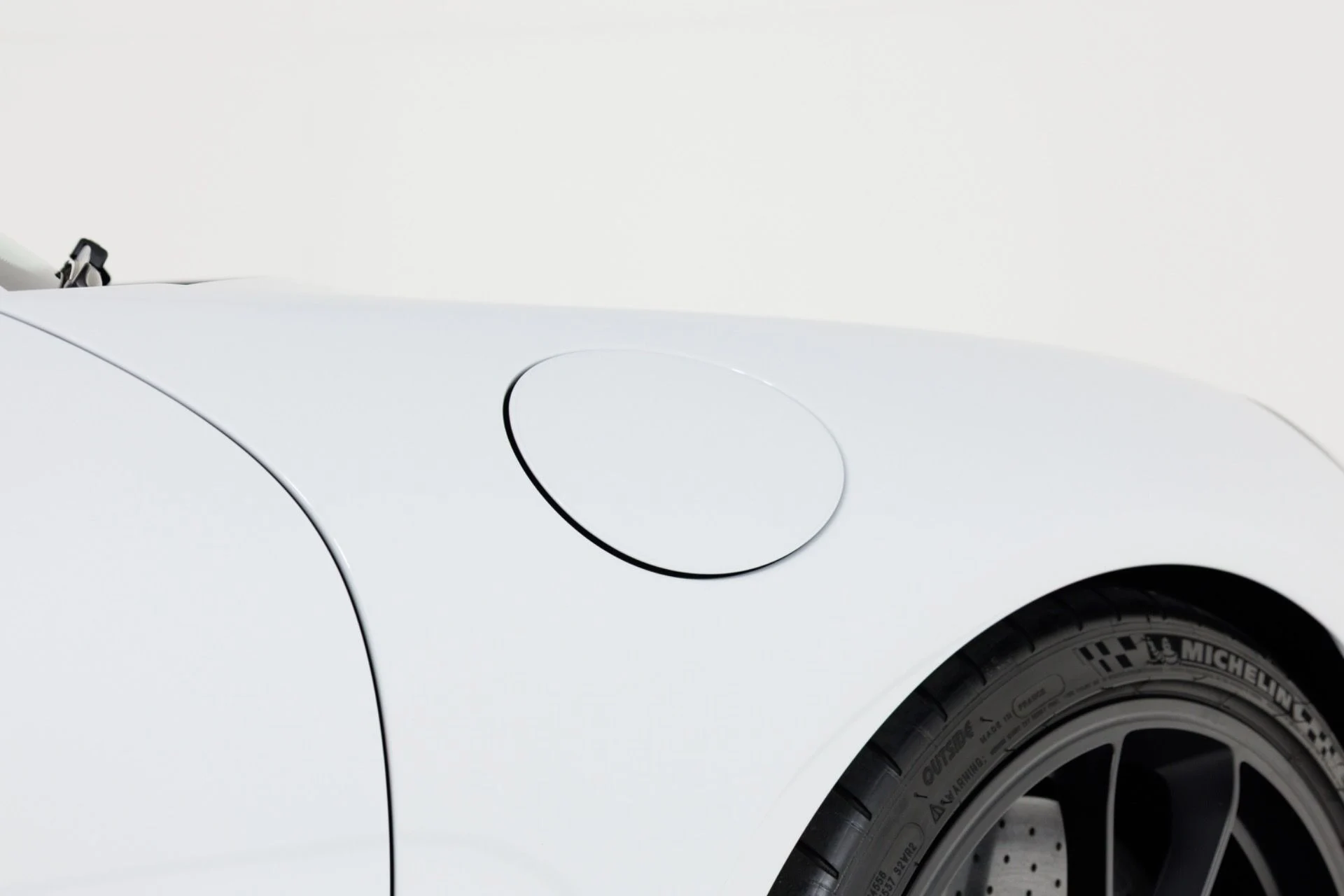mph063_3644873635_Used_2018_Porsche_911_GT_3_1782317512_e841c63962