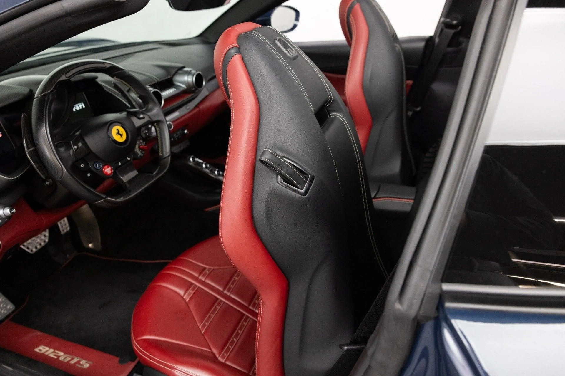 mph063_3664376416_Used_2021_Ferrari_812_GTS_1783777415_1bd58a5abd