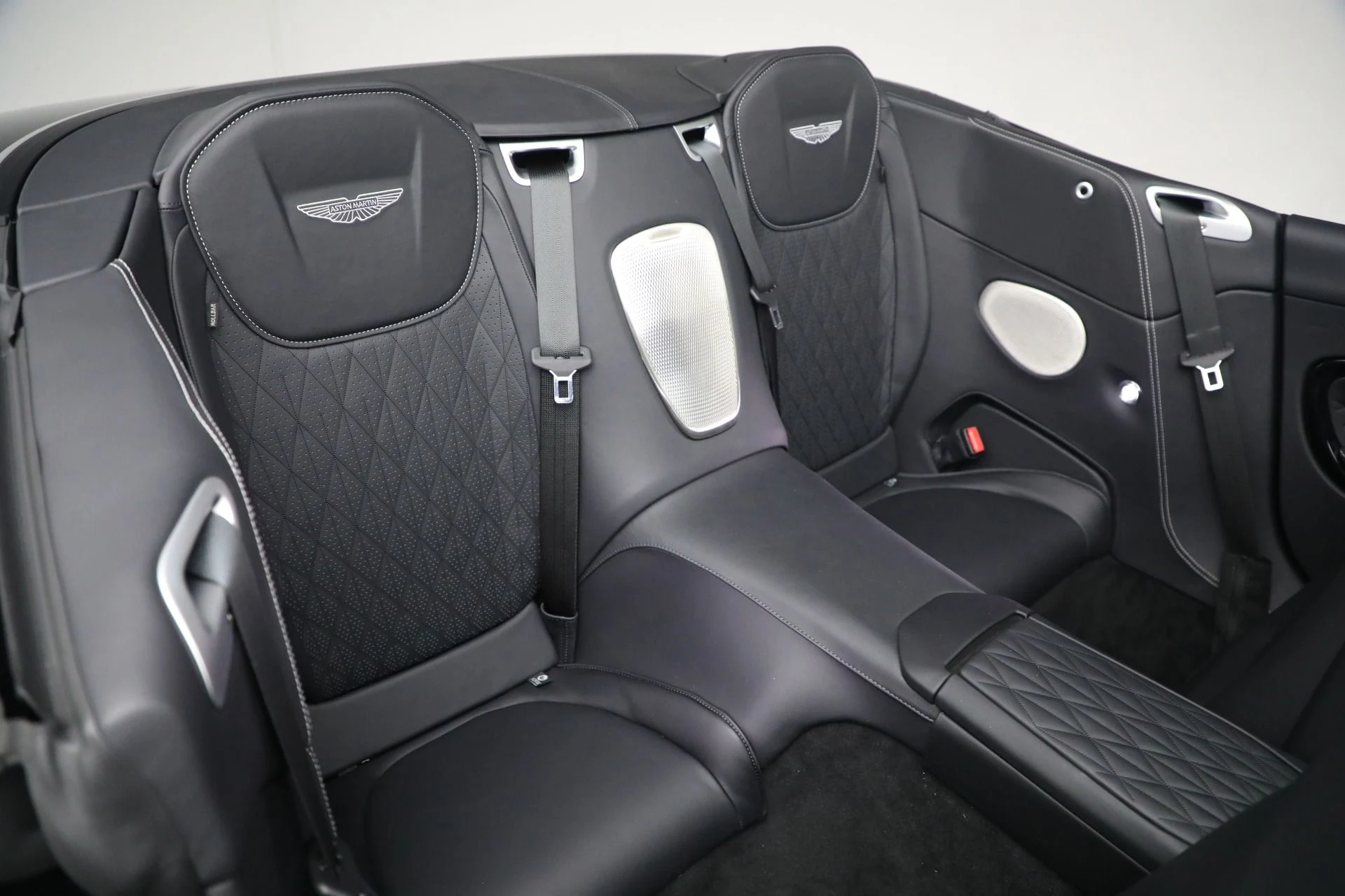 mph063_367082312_New_2025_Aston_Martin_DB_12_Volante_a1c2aa9075