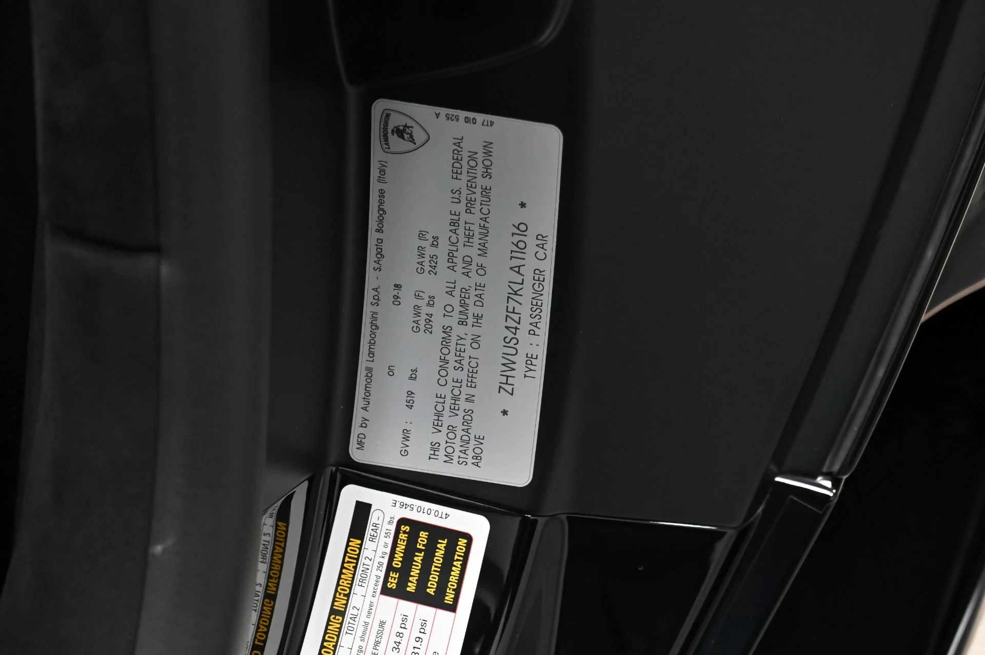 mph063_37177357_Used_2019_Lamborghini_Huracan_Performante_1756916743_1f1cd63ade
